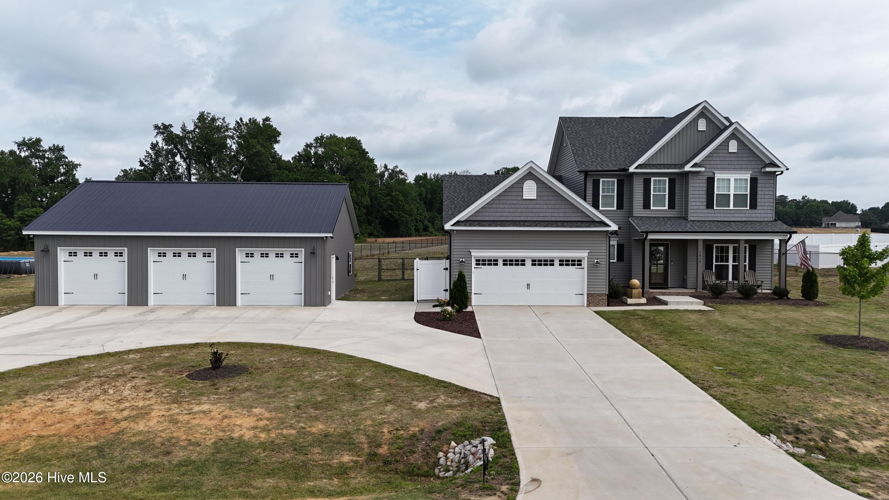 5010 Stone Creek Drive Property Photo 1