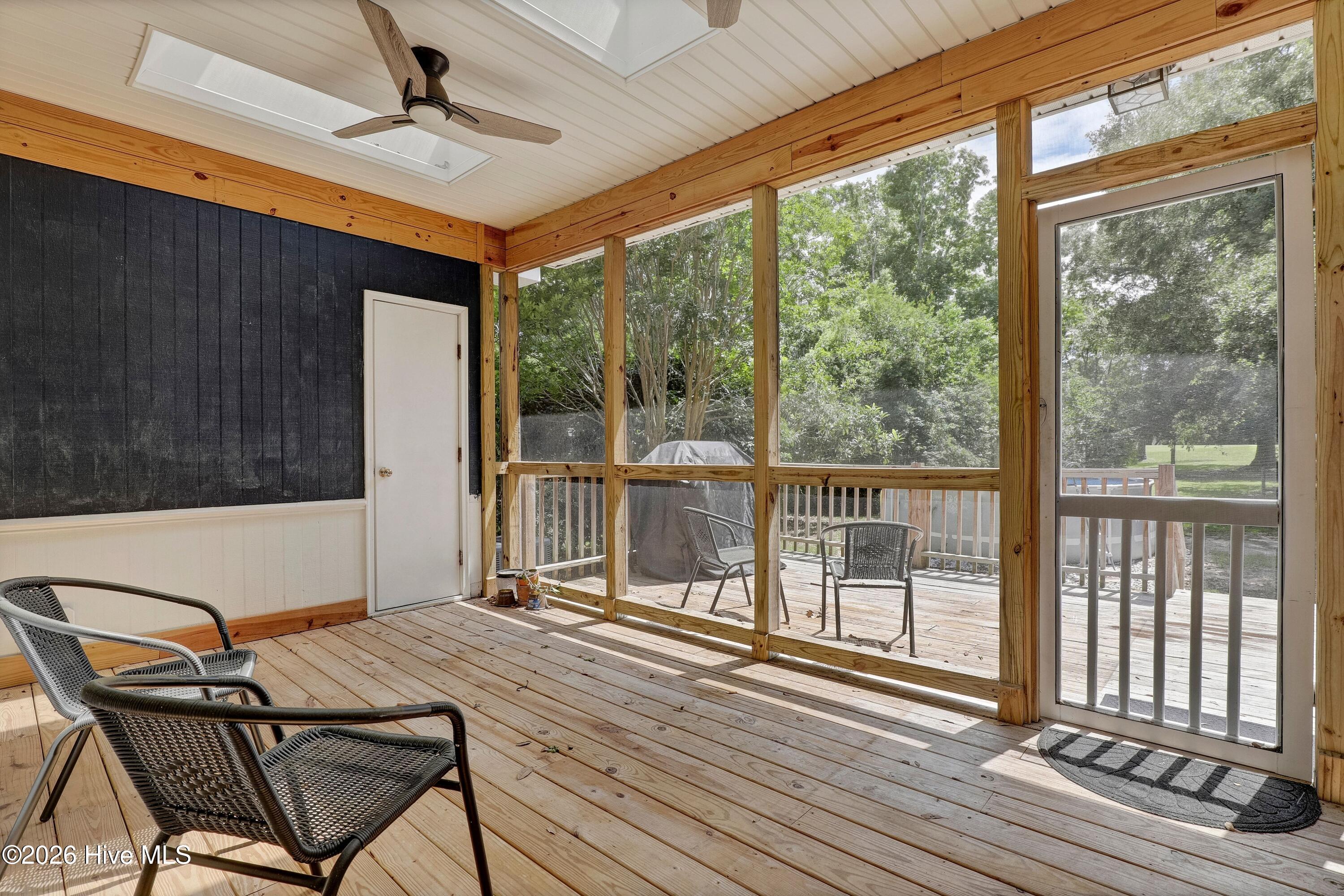 427 Lakeview Drive Property Photo 26
