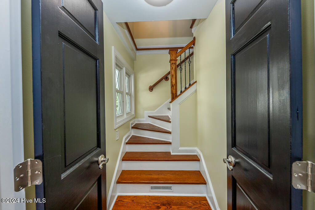 121 Harbour Drive Property Photo 13