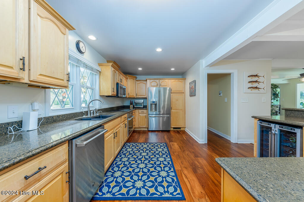 121 Harbour Drive Property Photo 17