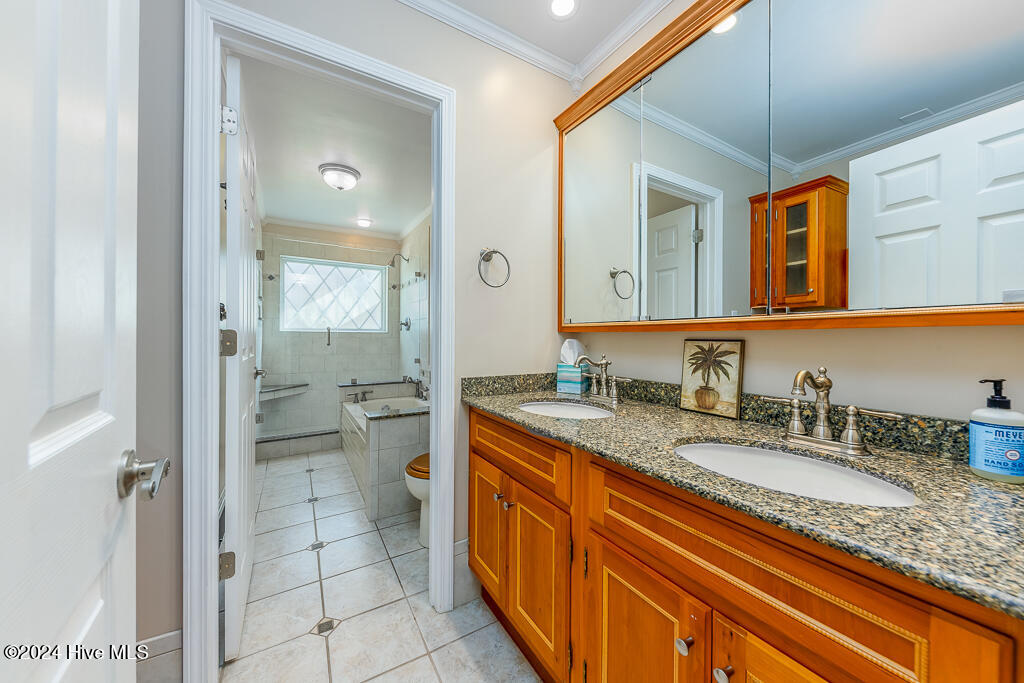 121 Harbour Drive Property Photo 25