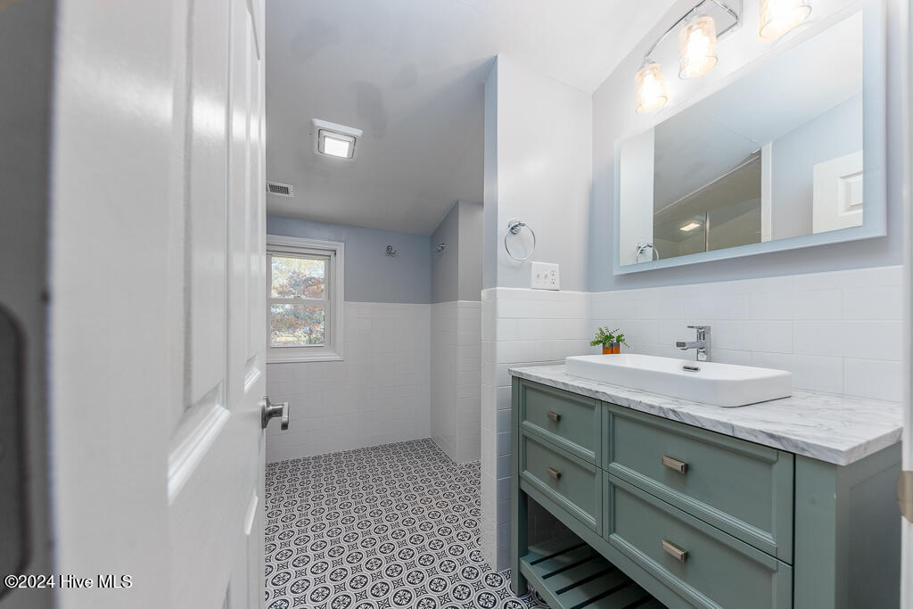 121 Harbour Drive Property Photo 27