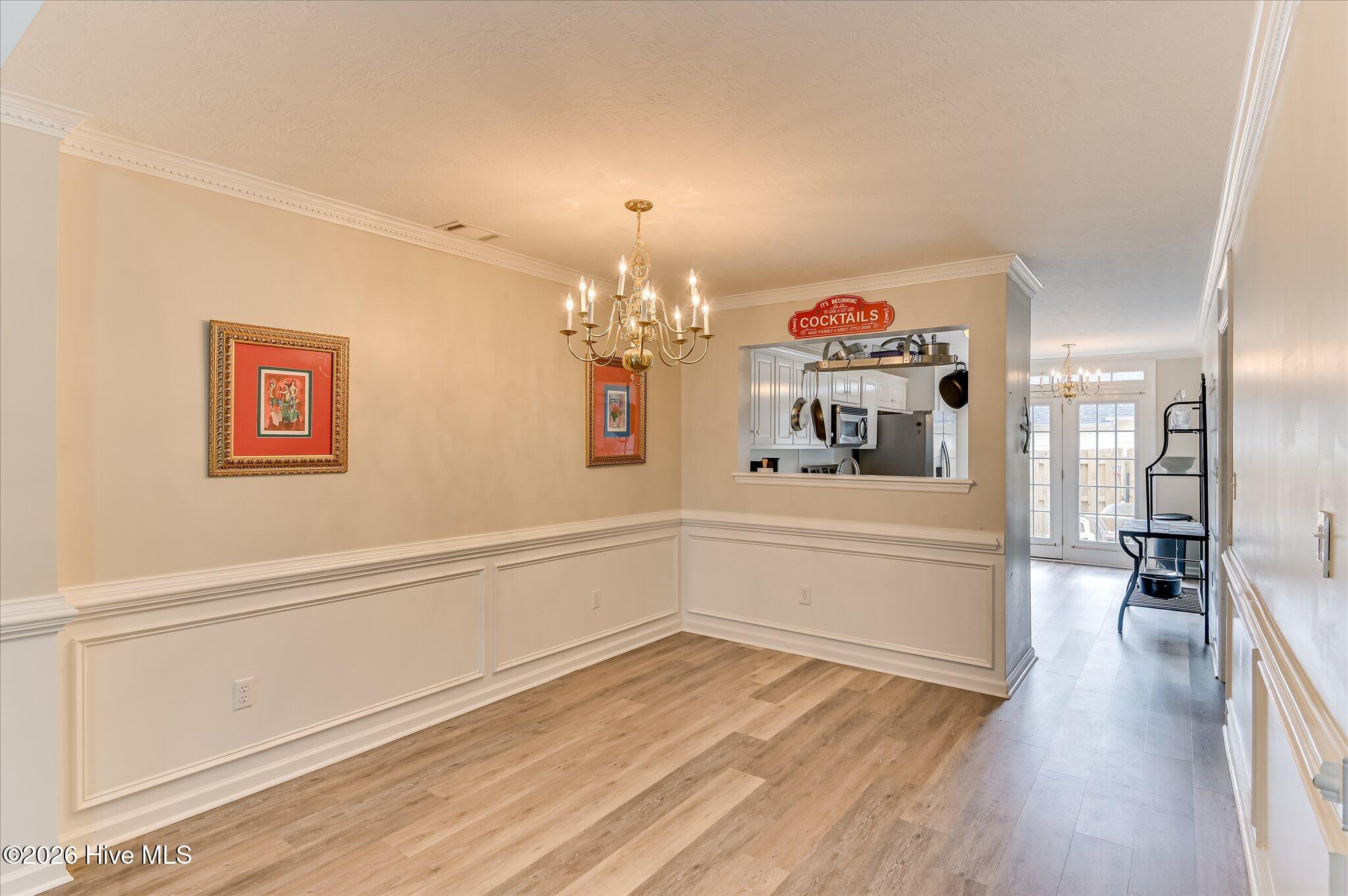 424 Snead Way Property Photo 8