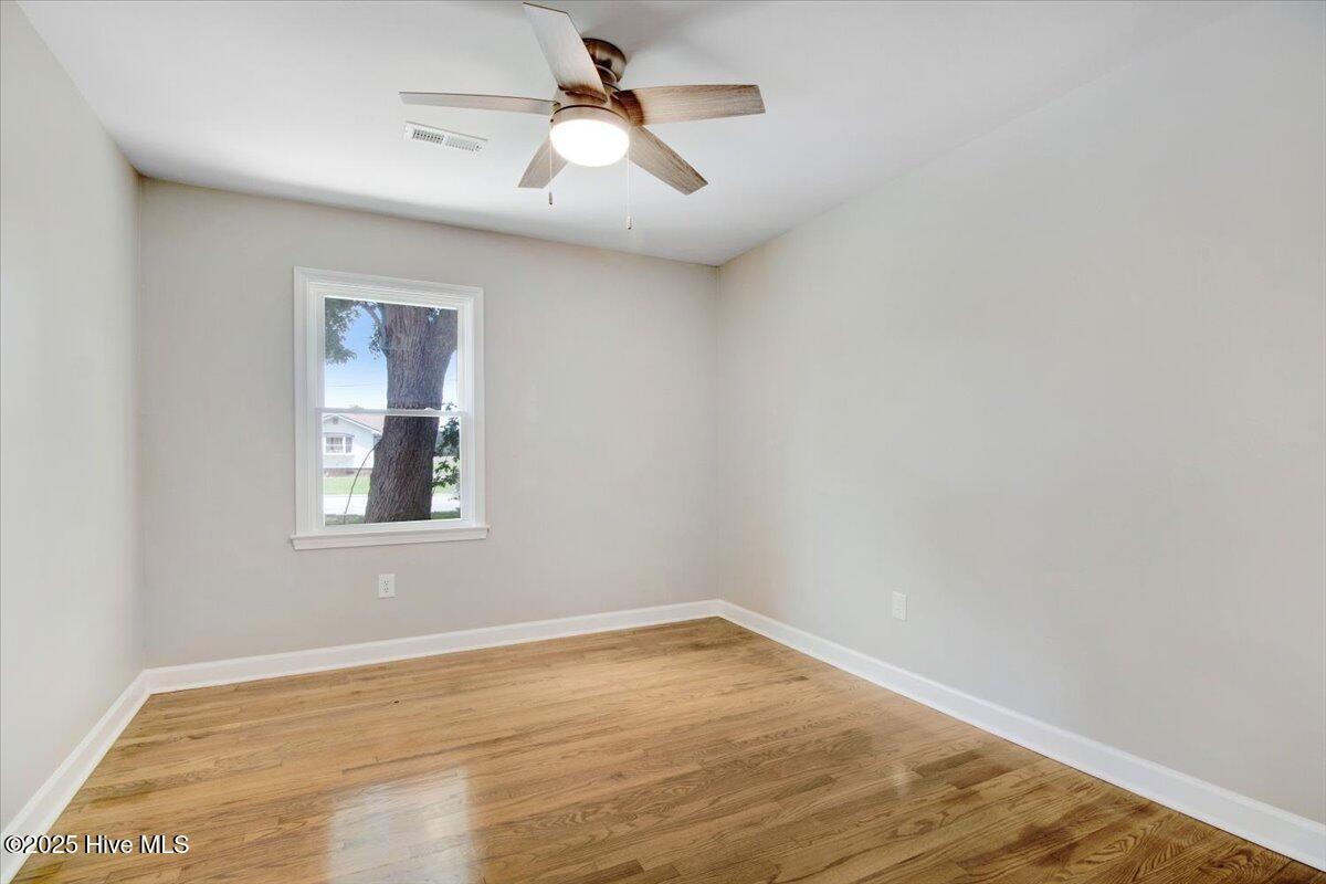 412 E 18th Street Property Photo 9