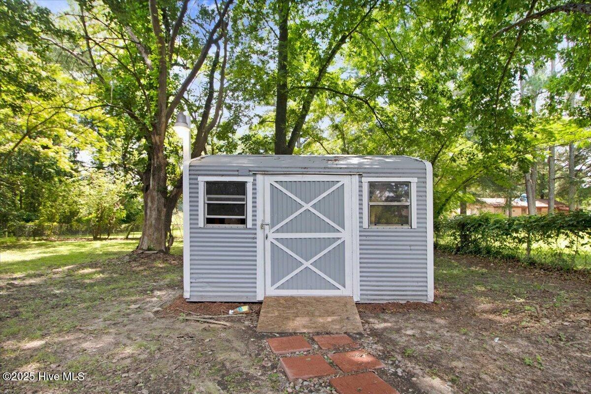 412 E 18th Street Property Photo 12