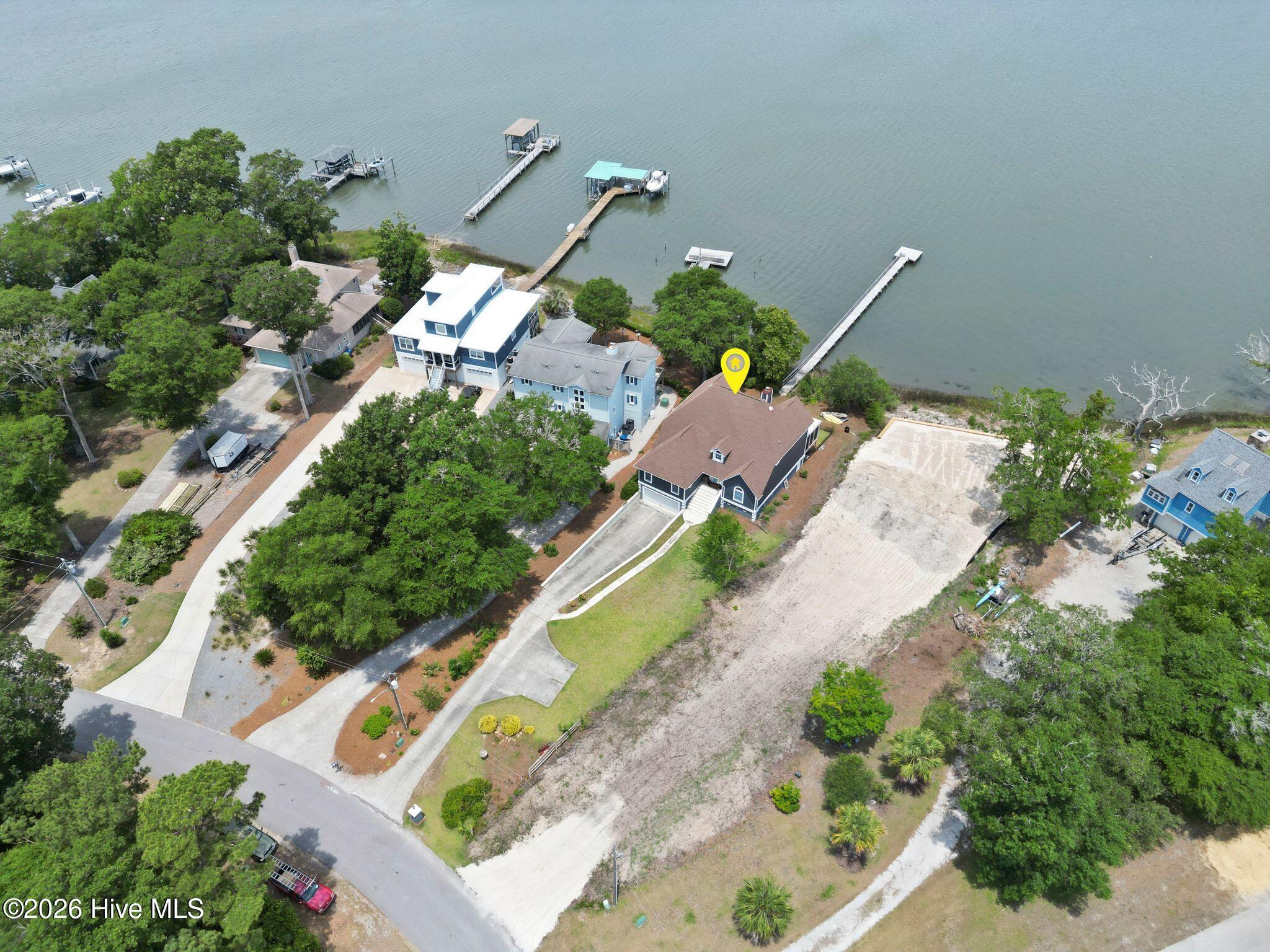 915 Chadwick Shores Drive Property Photo 3