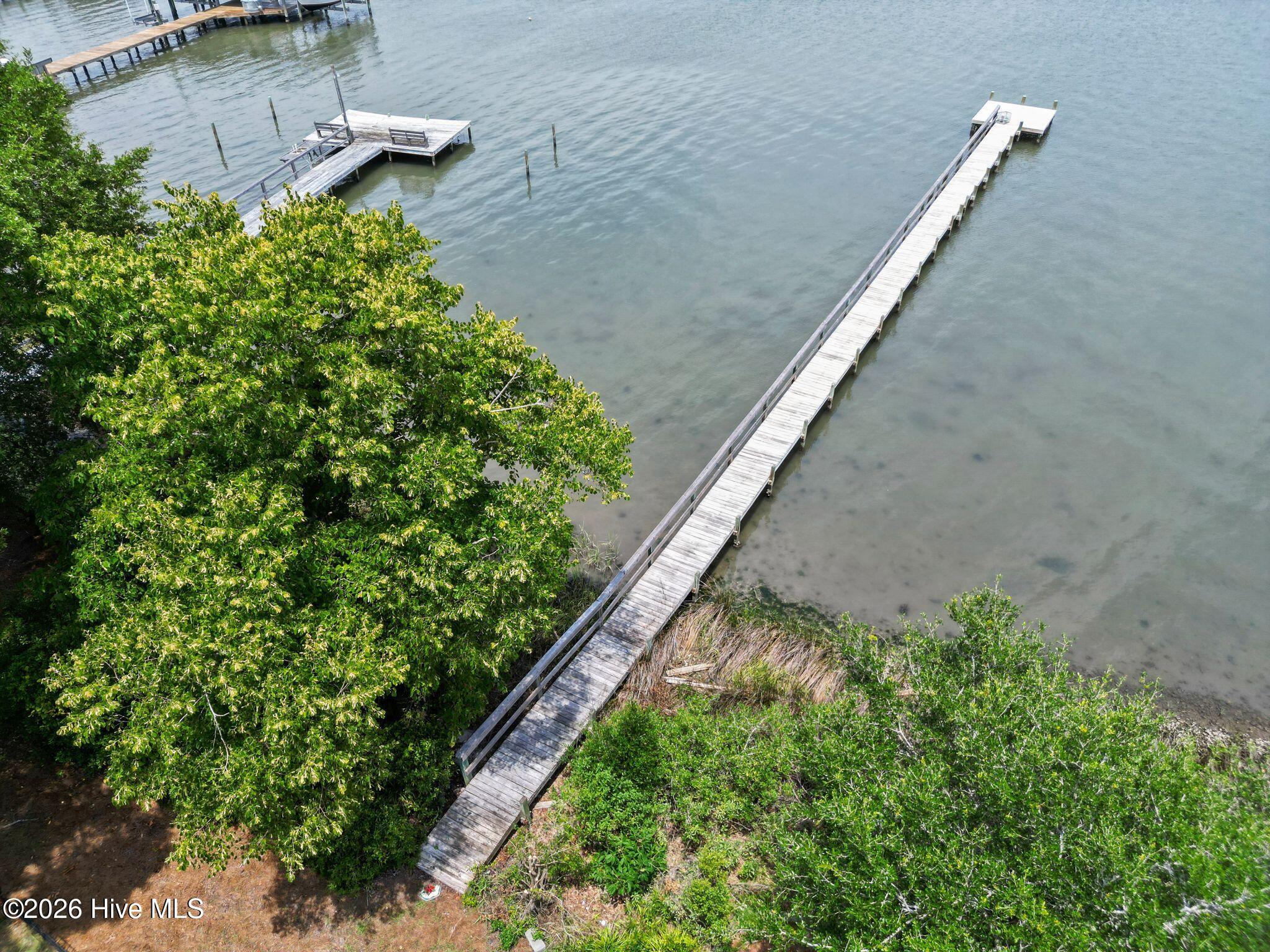 915 Chadwick Shores Drive Property Photo 6