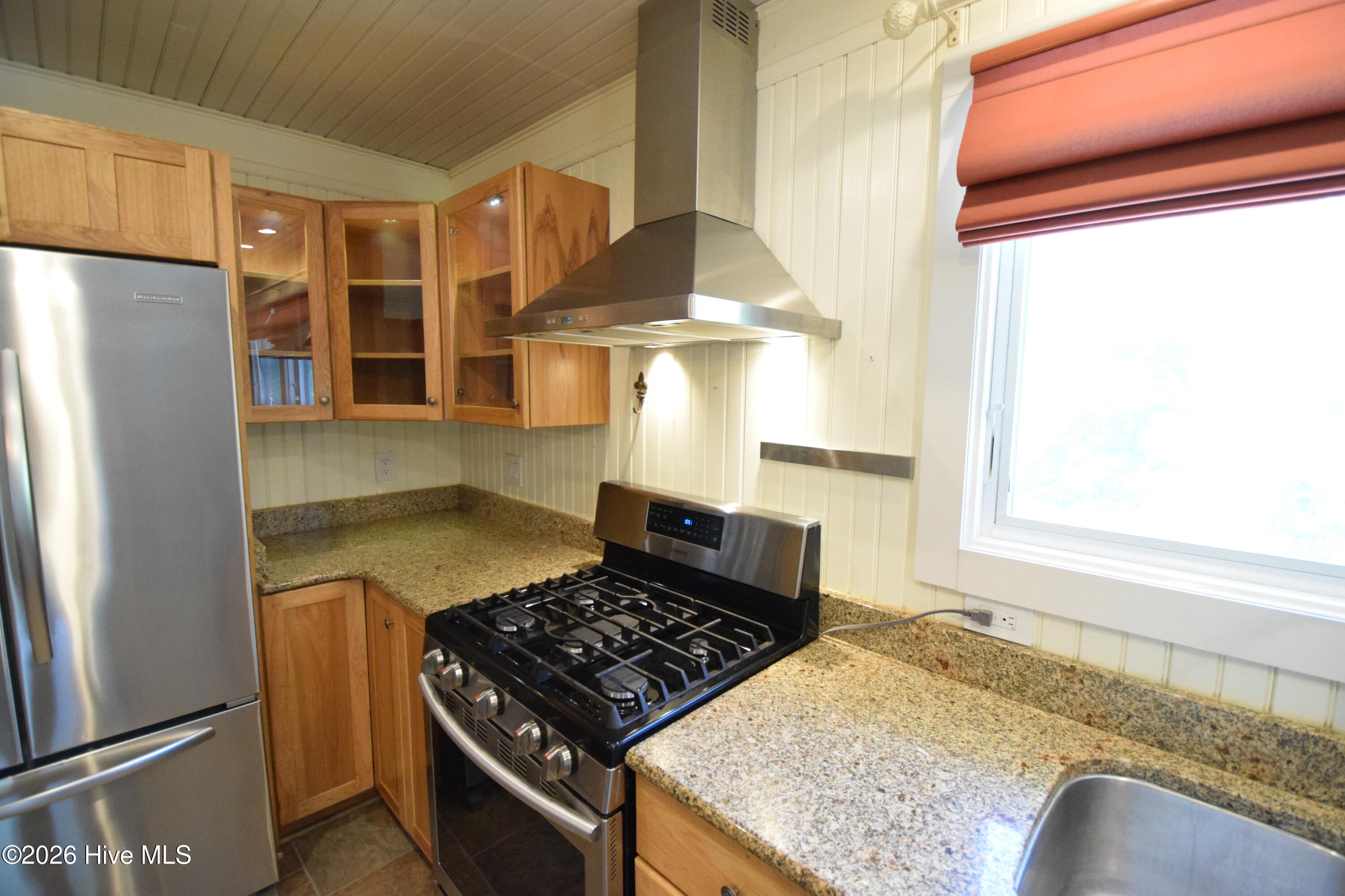 105 Captains Cove Property Photo 7