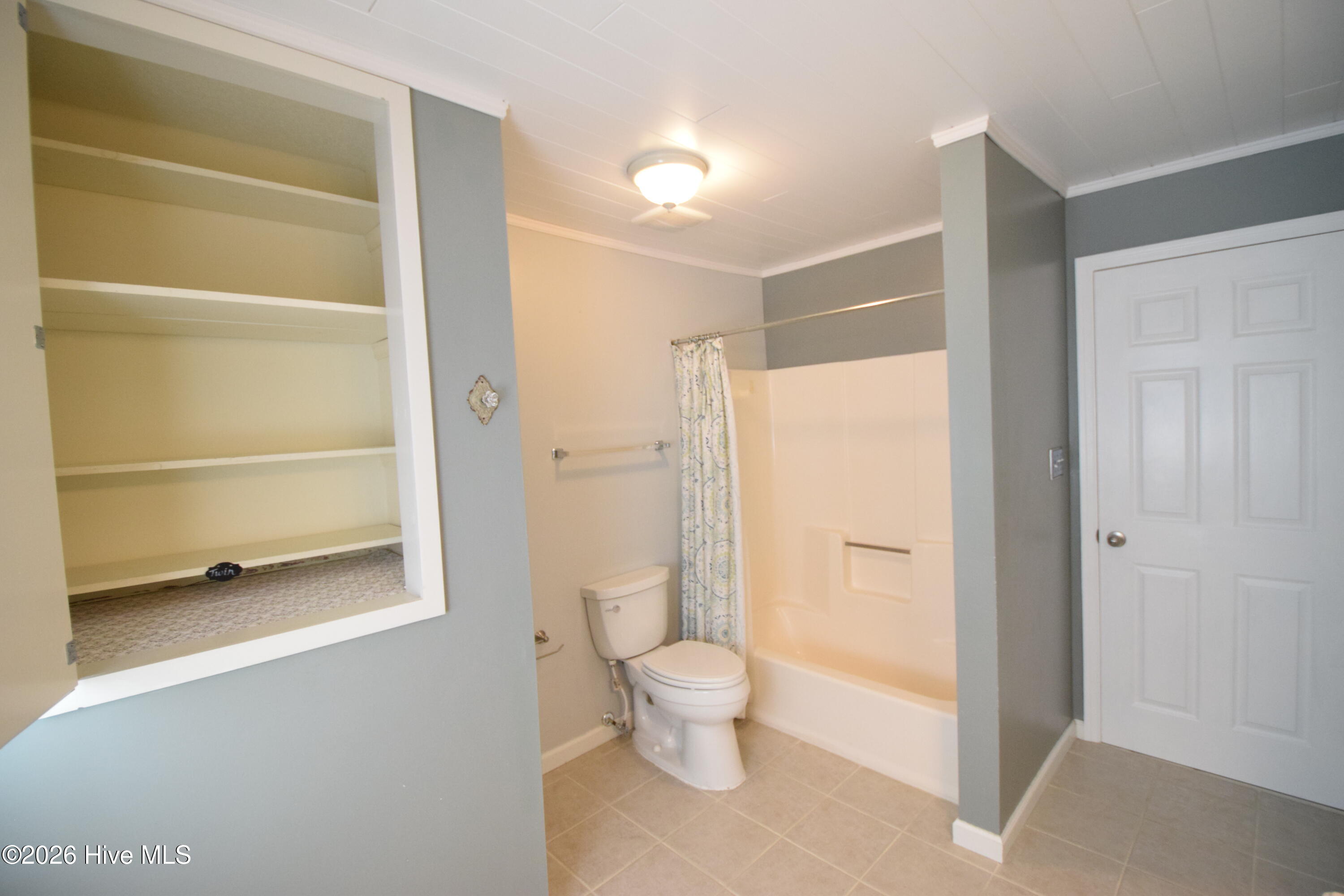 105 Captains Cove Property Photo 15