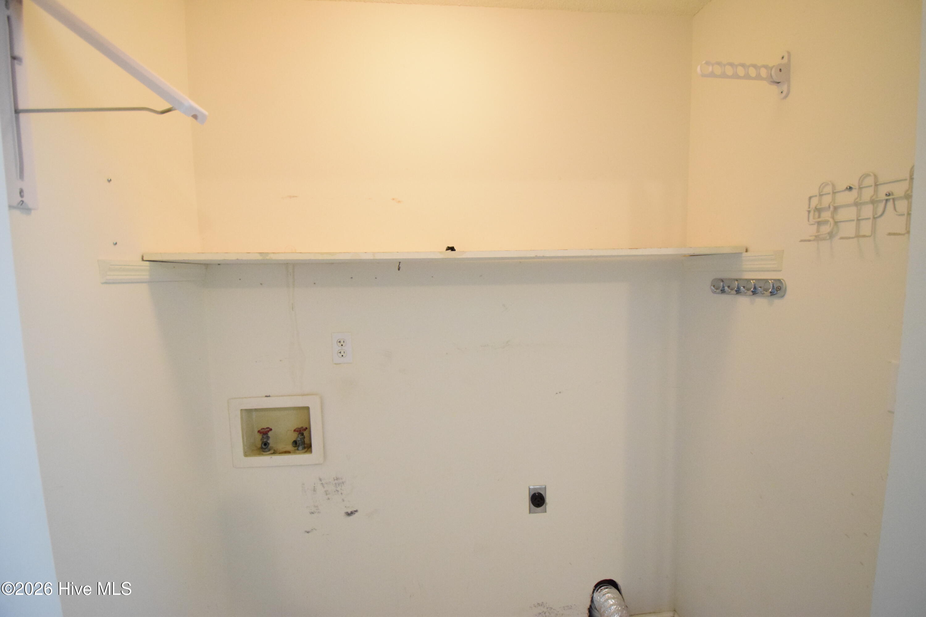 105 Captains Cove Property Photo 17