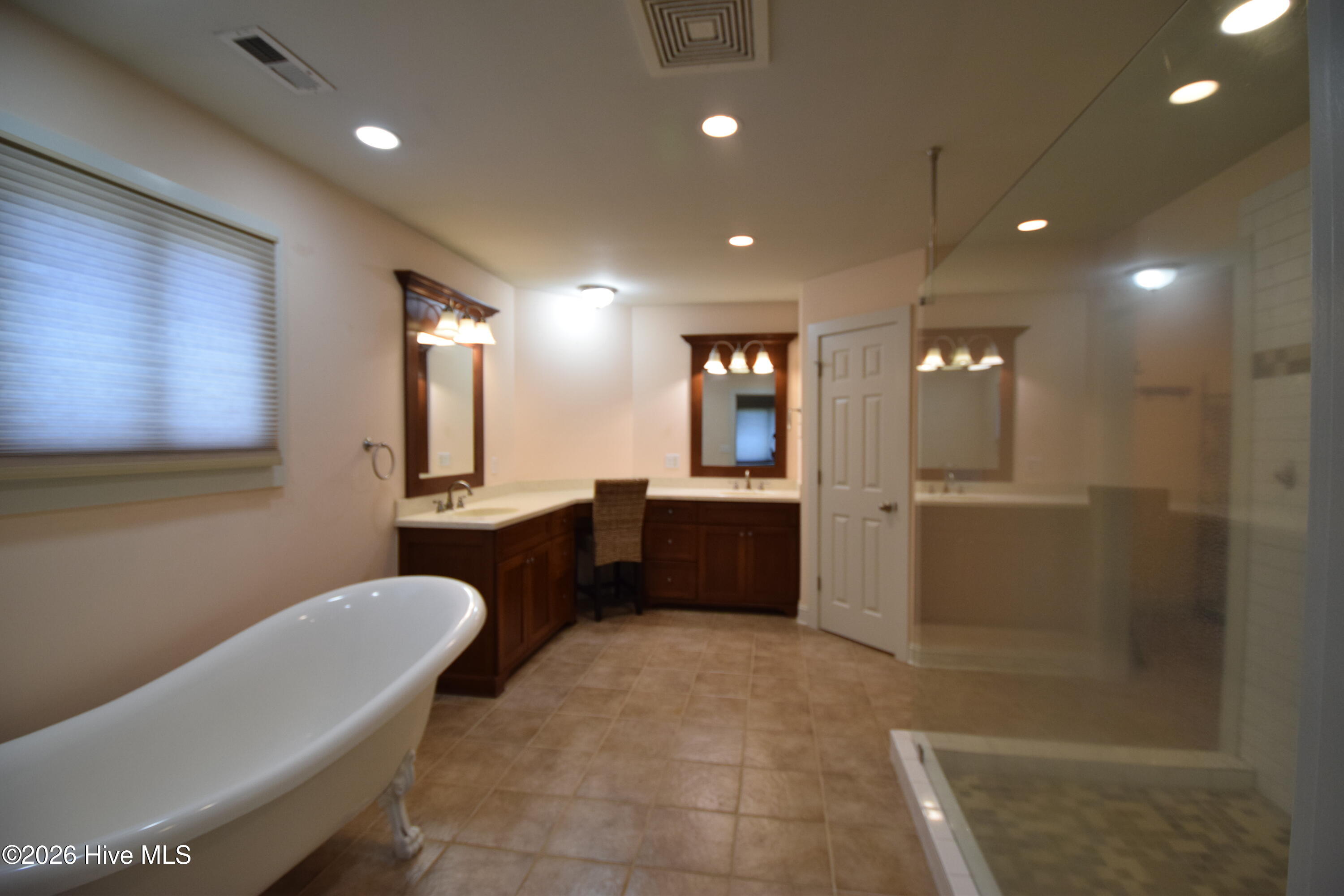 105 Captains Cove Property Photo 31