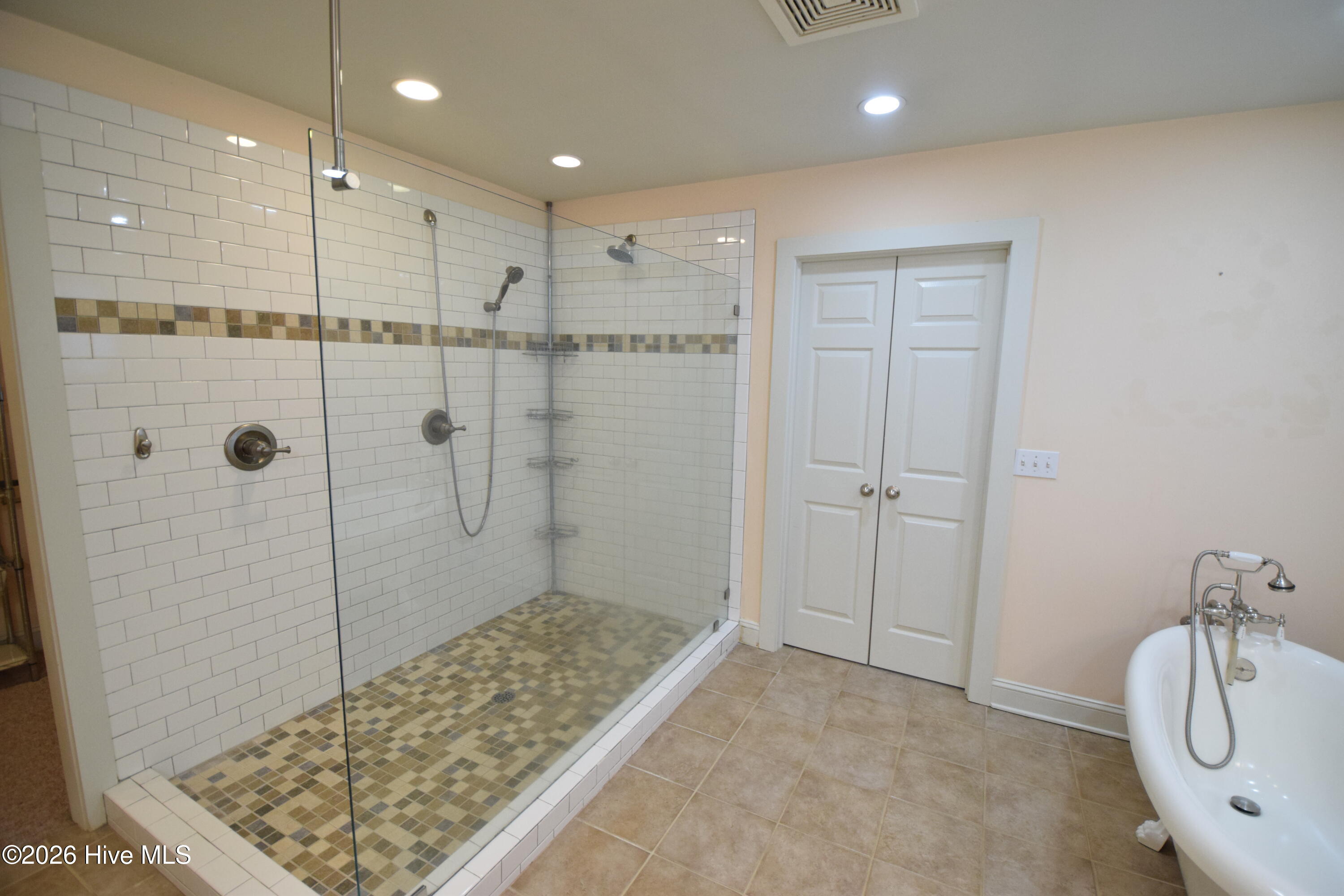 105 Captains Cove Property Photo 38