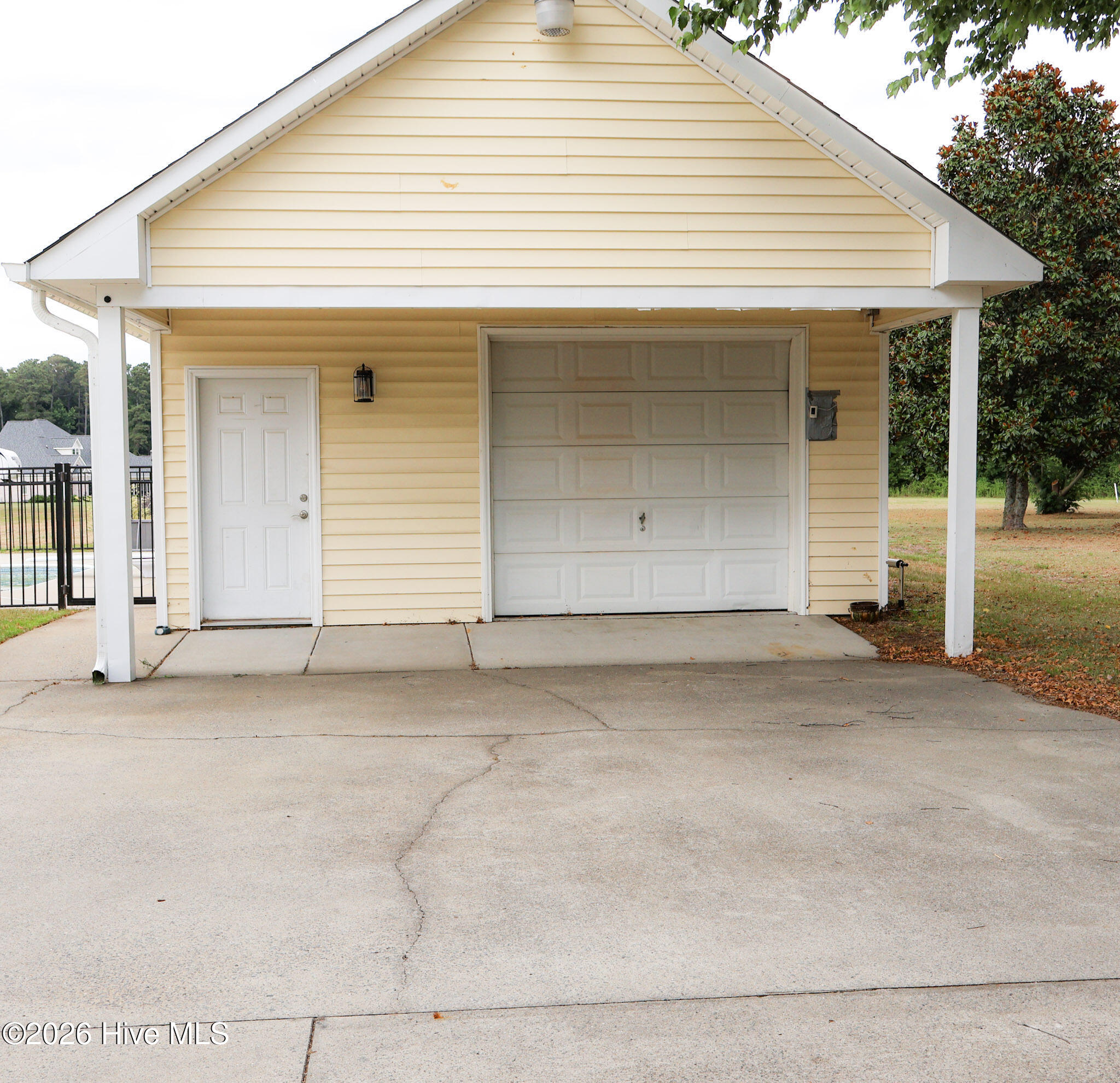 1213 Windbrooke Drive Property Photo 7