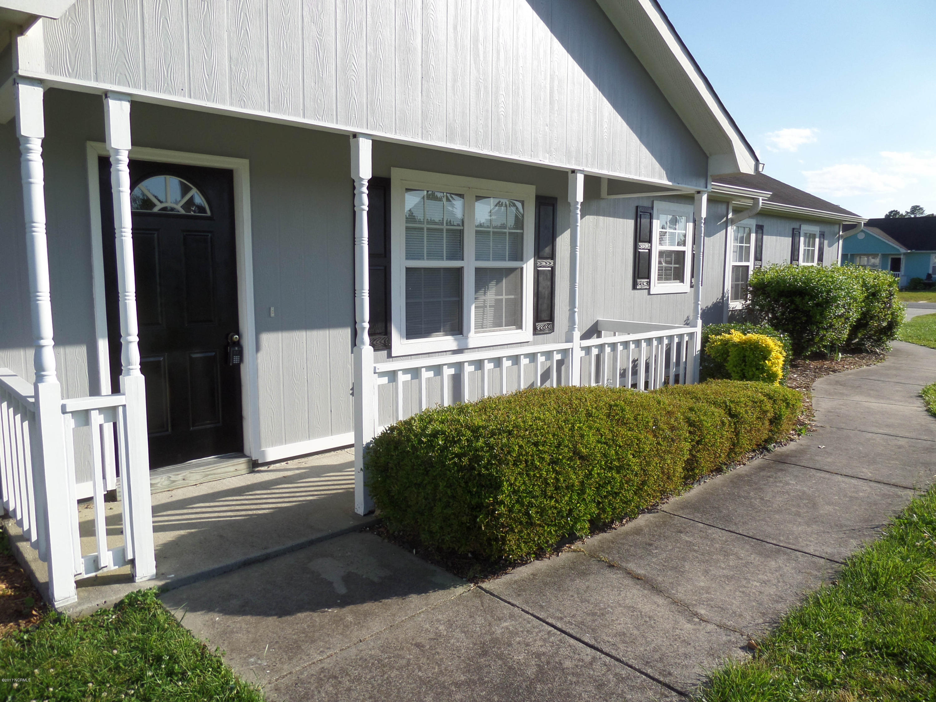 401 Sumrell Way Property Photo 2