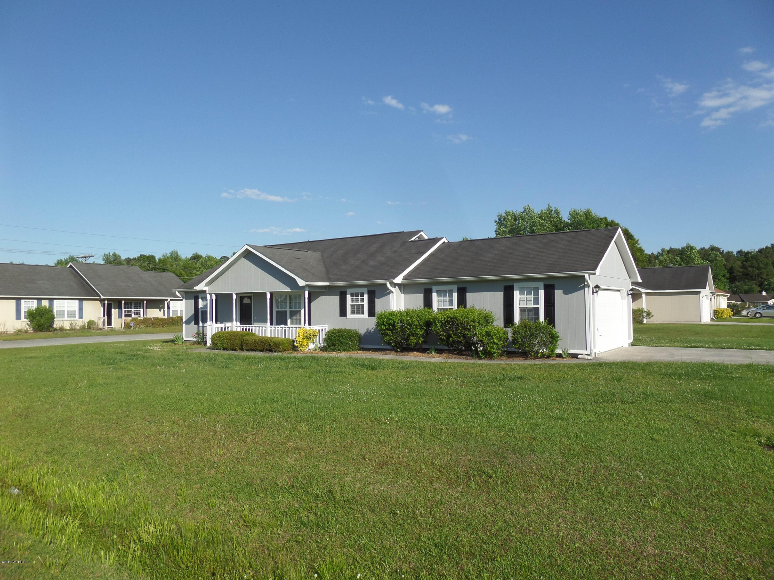 401 Sumrell Way Property Photo 4