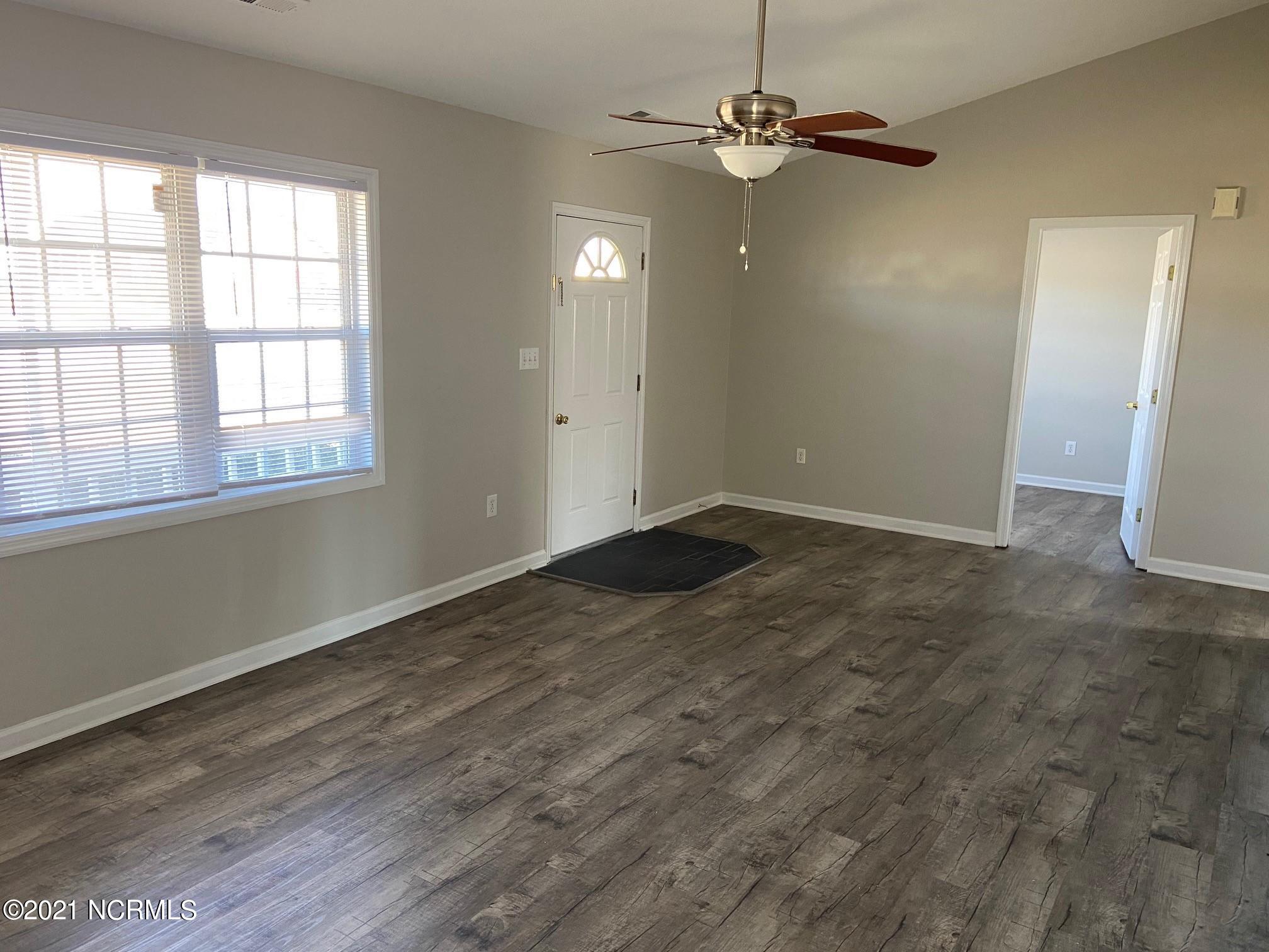 401 Sumrell Way Property Photo 8