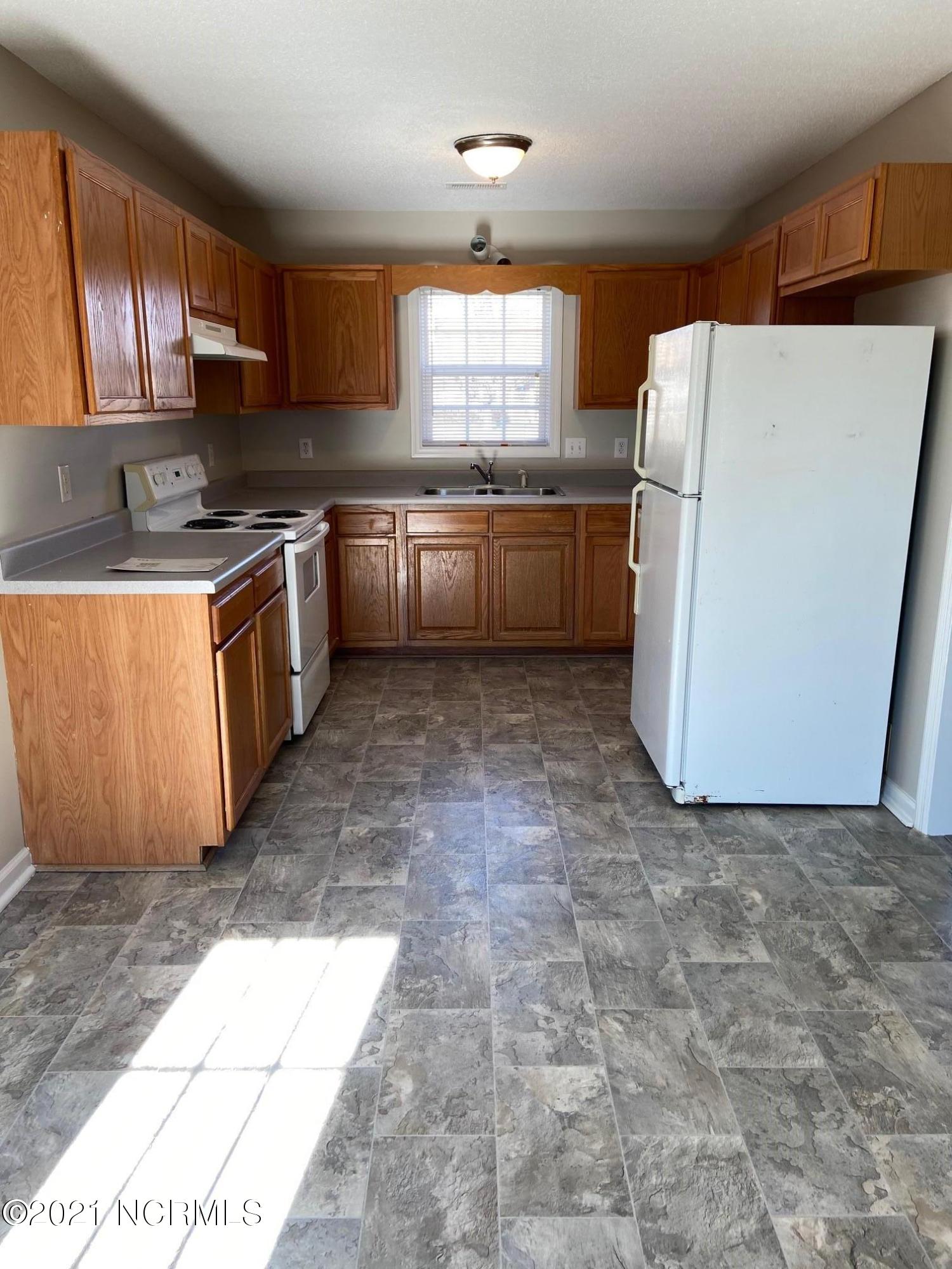 401 Sumrell Way Property Photo 10