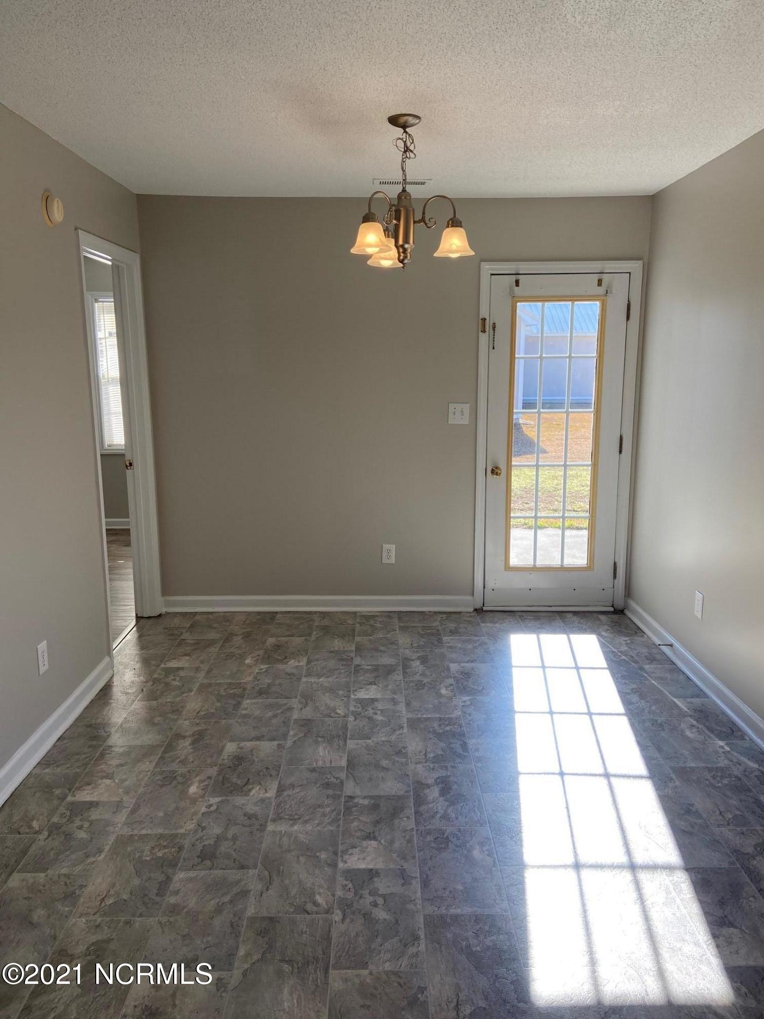 401 Sumrell Way Property Photo 11