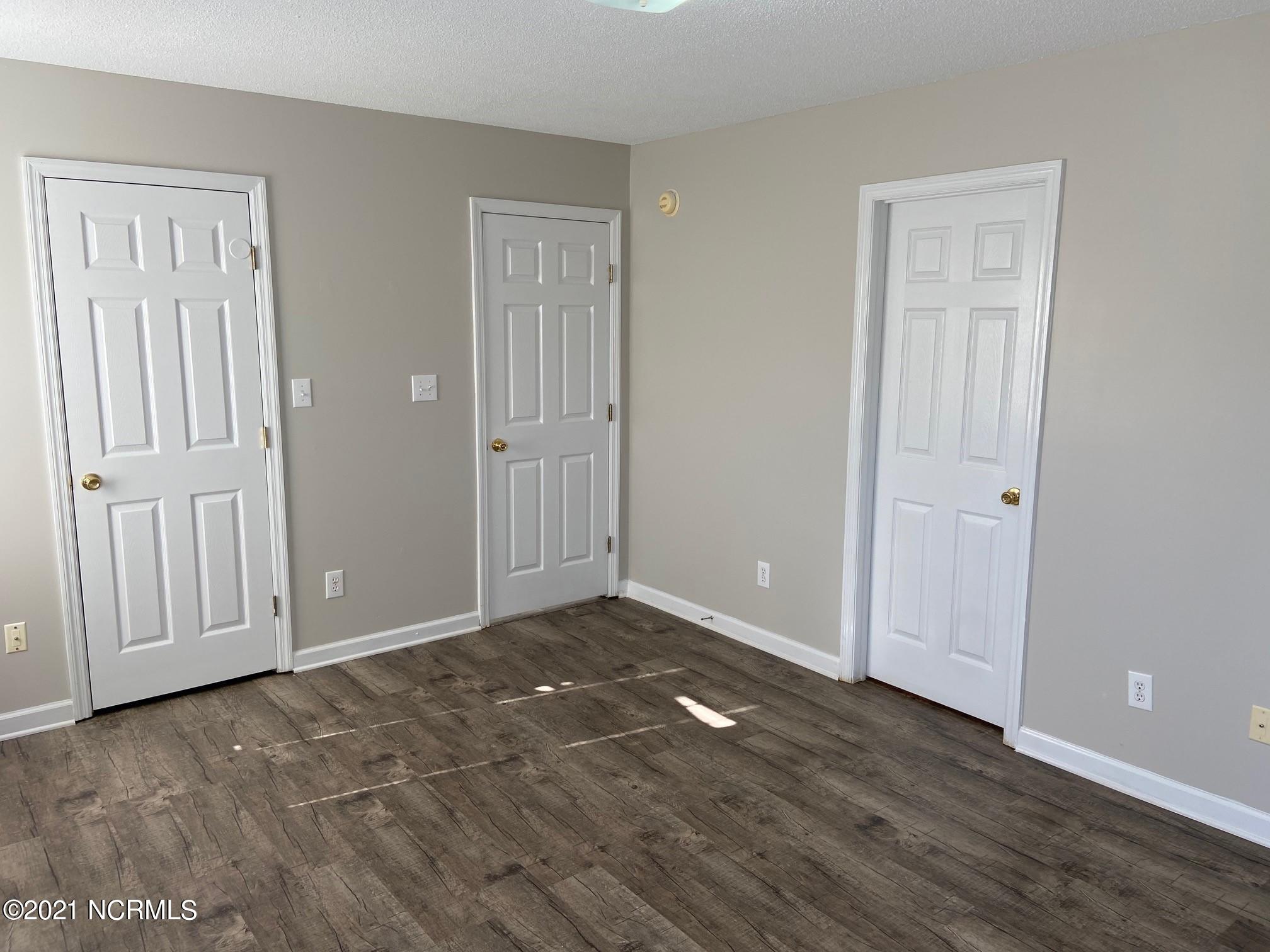 401 Sumrell Way Property Photo 12
