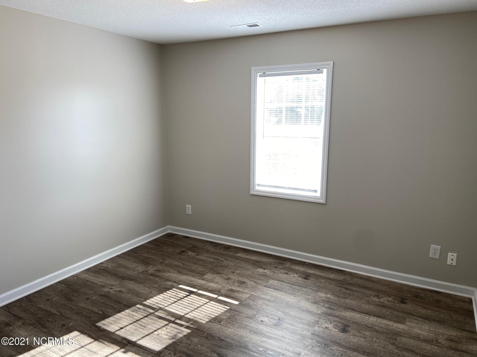 401 Sumrell Way Property Photo 19