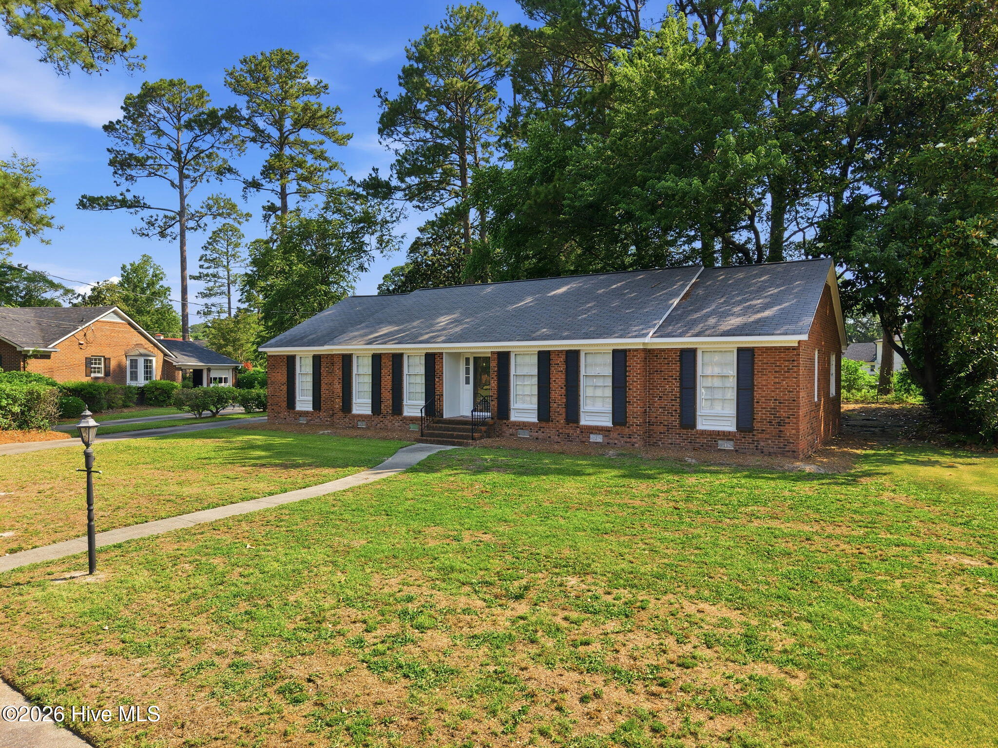 1205 W Highland Avenue Property Photo 2