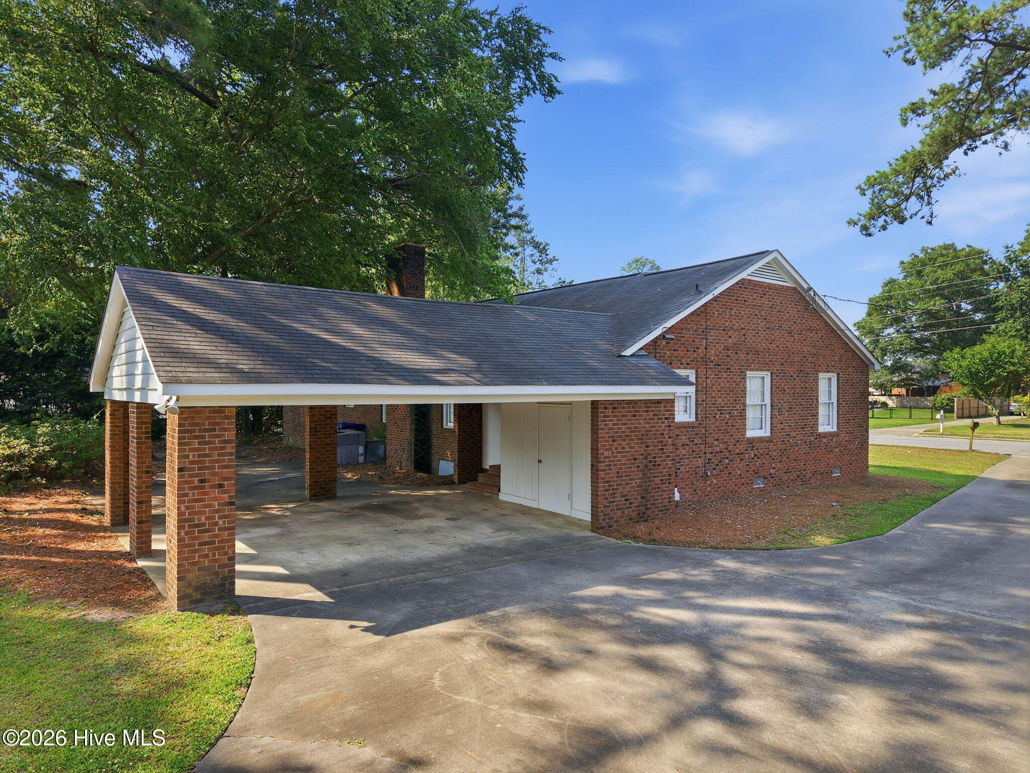 1205 W Highland Avenue Property Photo 7