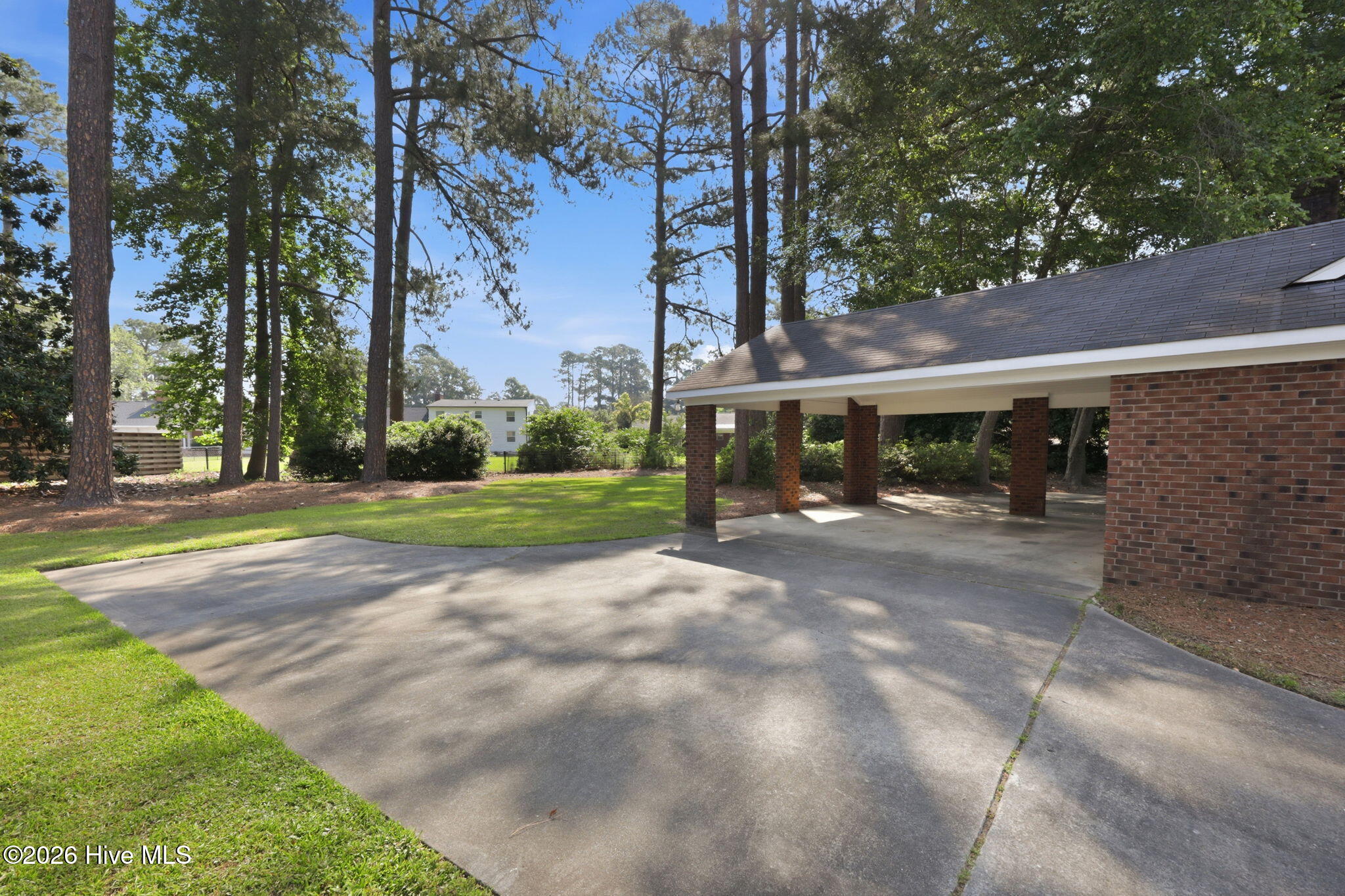 1205 W Highland Avenue Property Photo 8