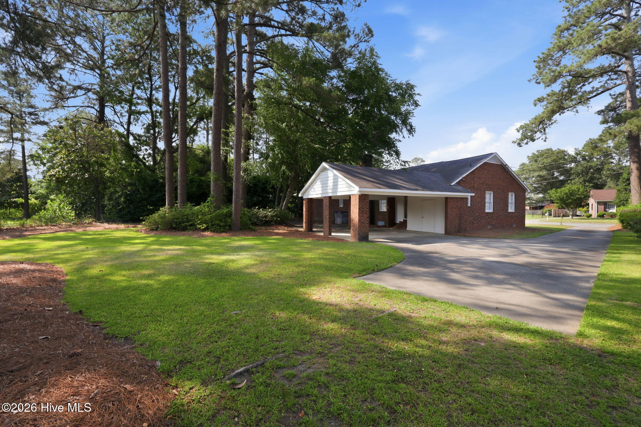 1205 W Highland Avenue Property Photo 9