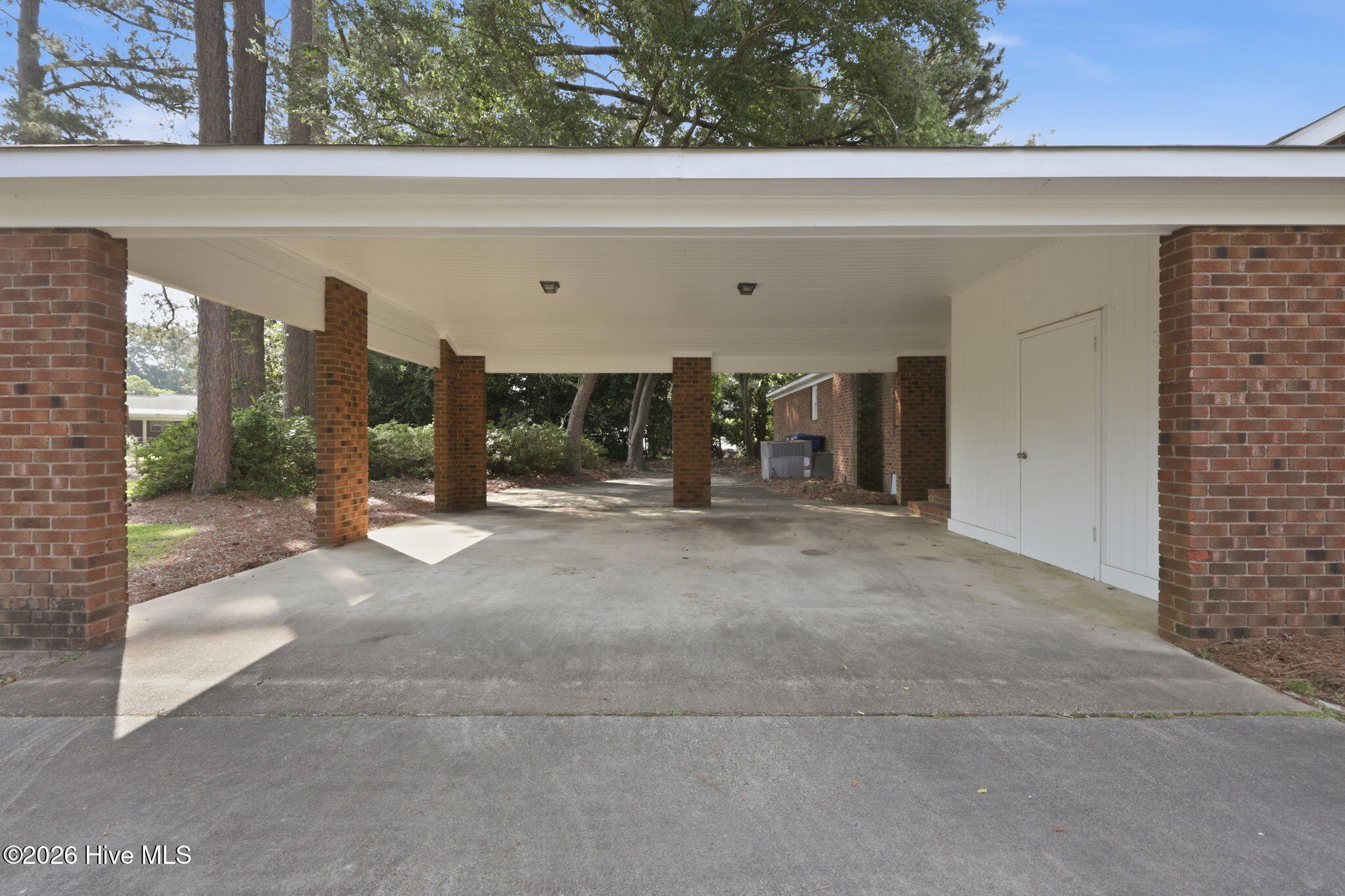 1205 W Highland Avenue Property Photo 10