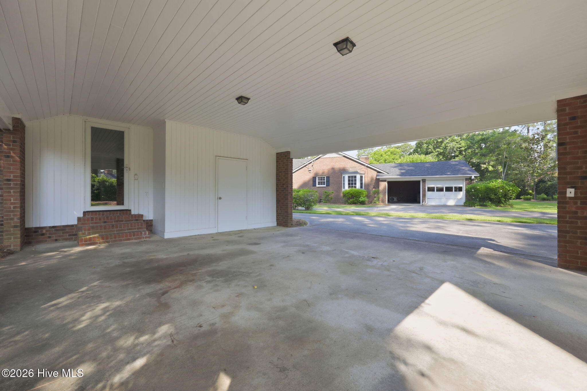 1205 W Highland Avenue Property Photo 11