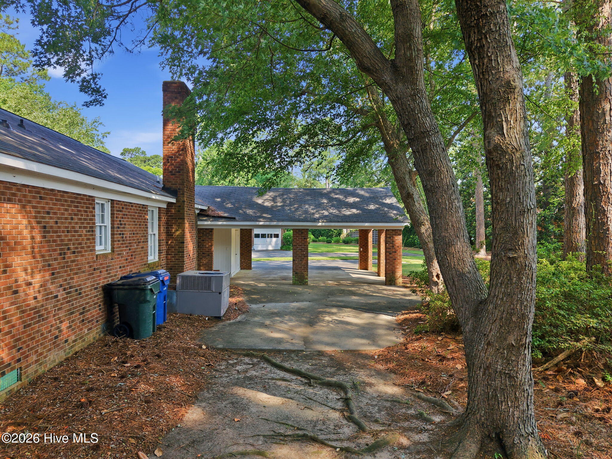1205 W Highland Avenue Property Photo 13