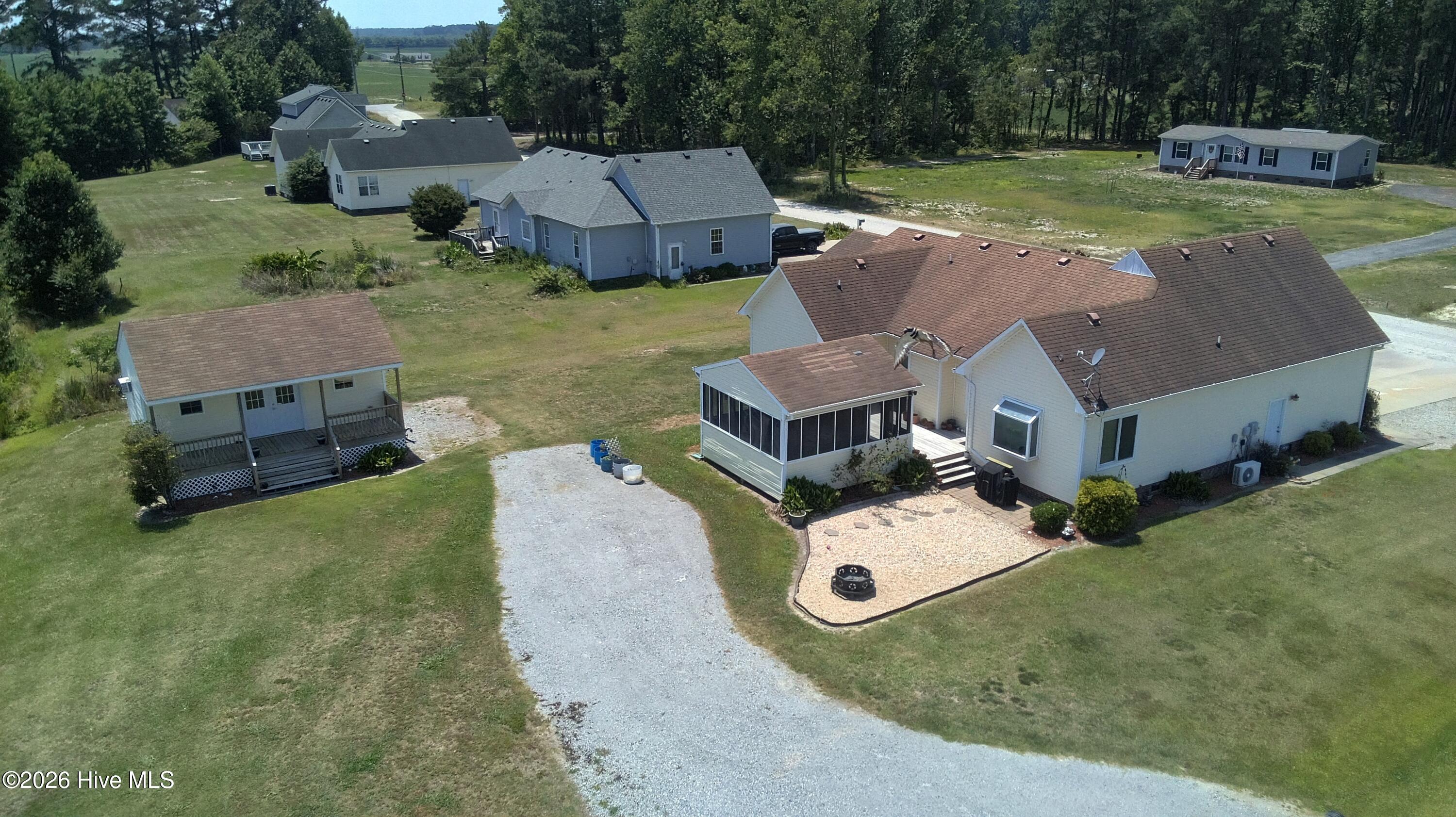 576 Ludford Road Property Photo 3