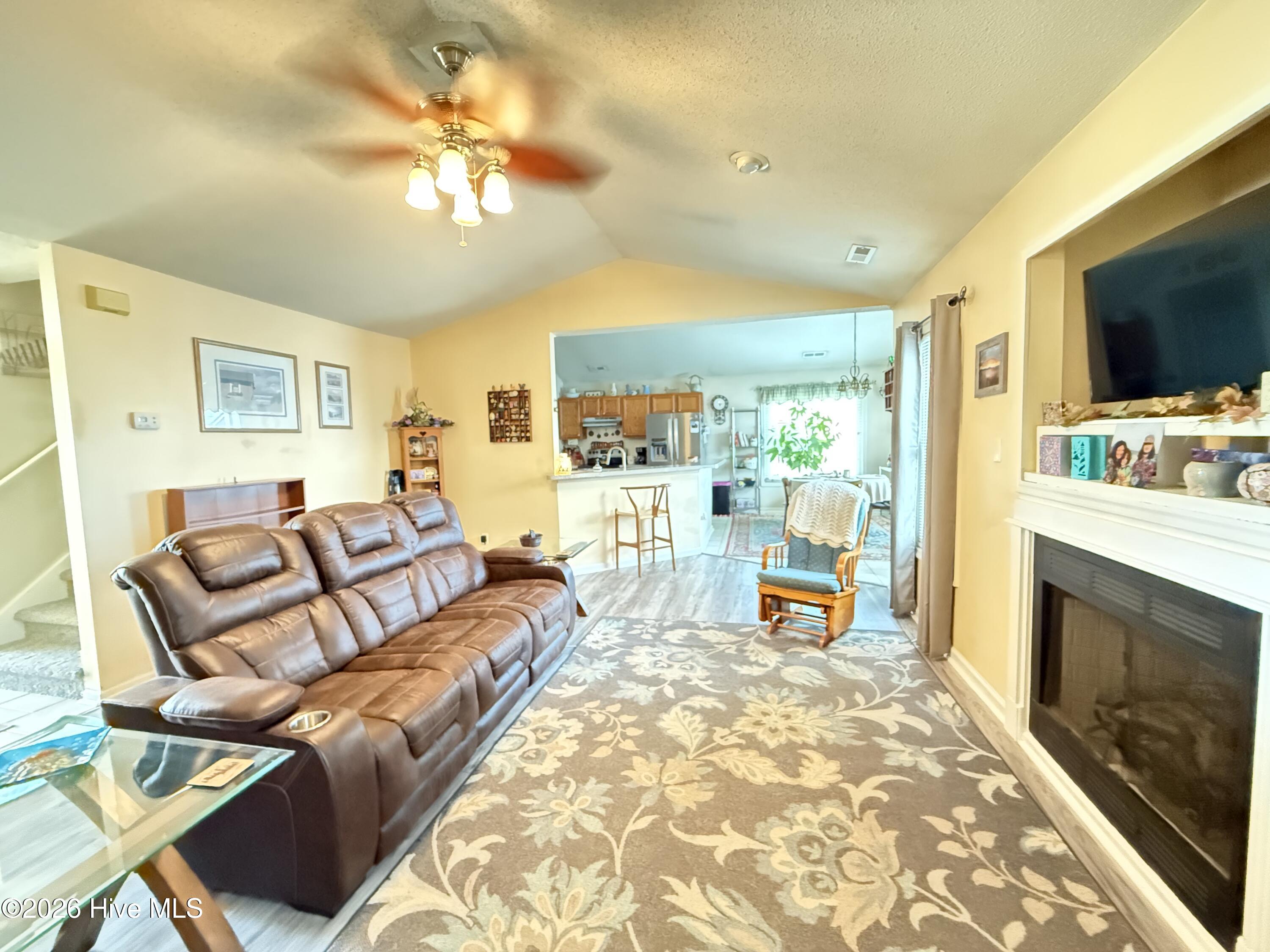 576 Ludford Road Property Photo 6