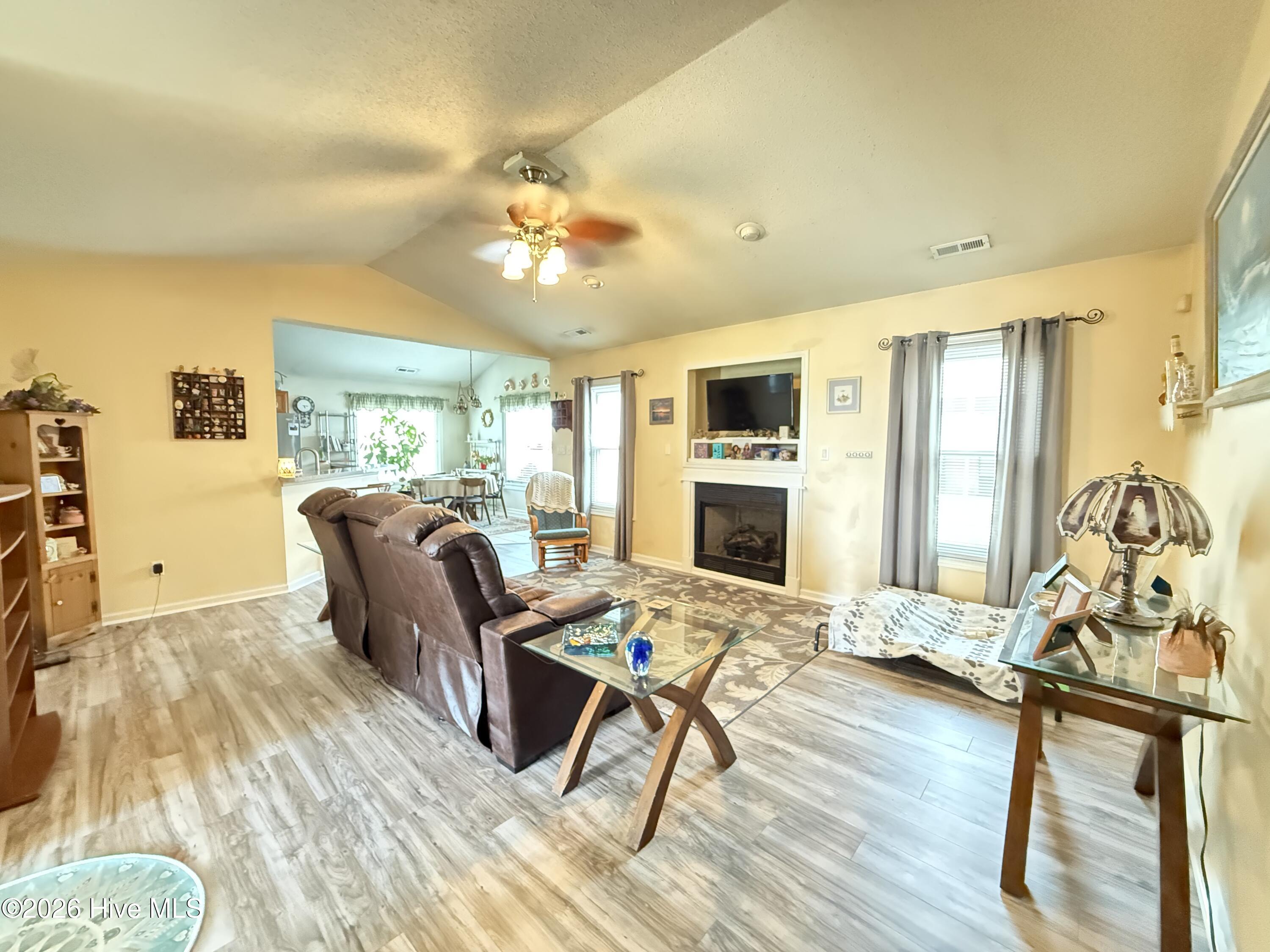 576 Ludford Road Property Photo 8