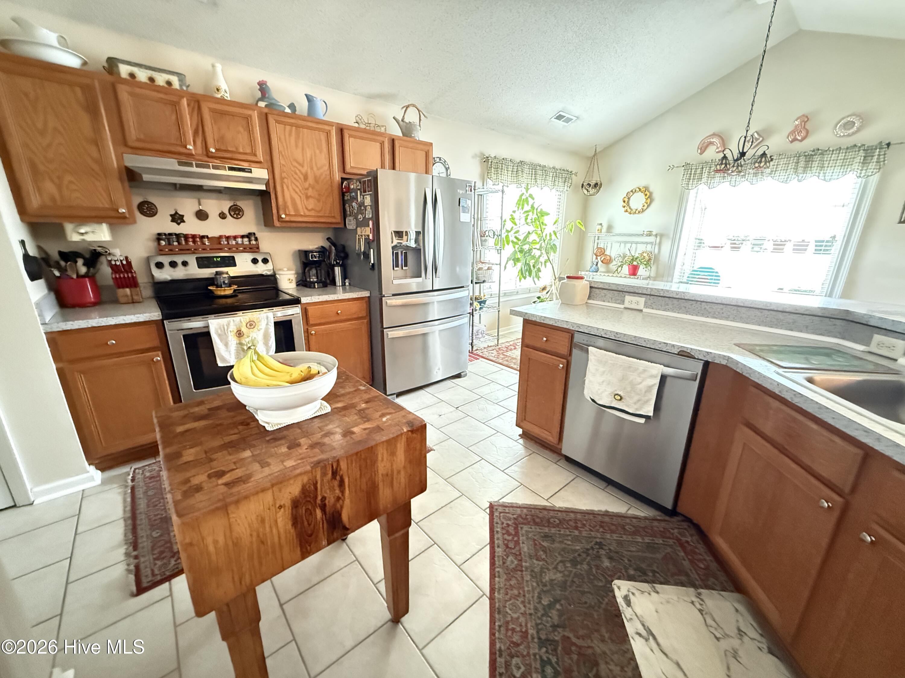 576 Ludford Road Property Photo 11