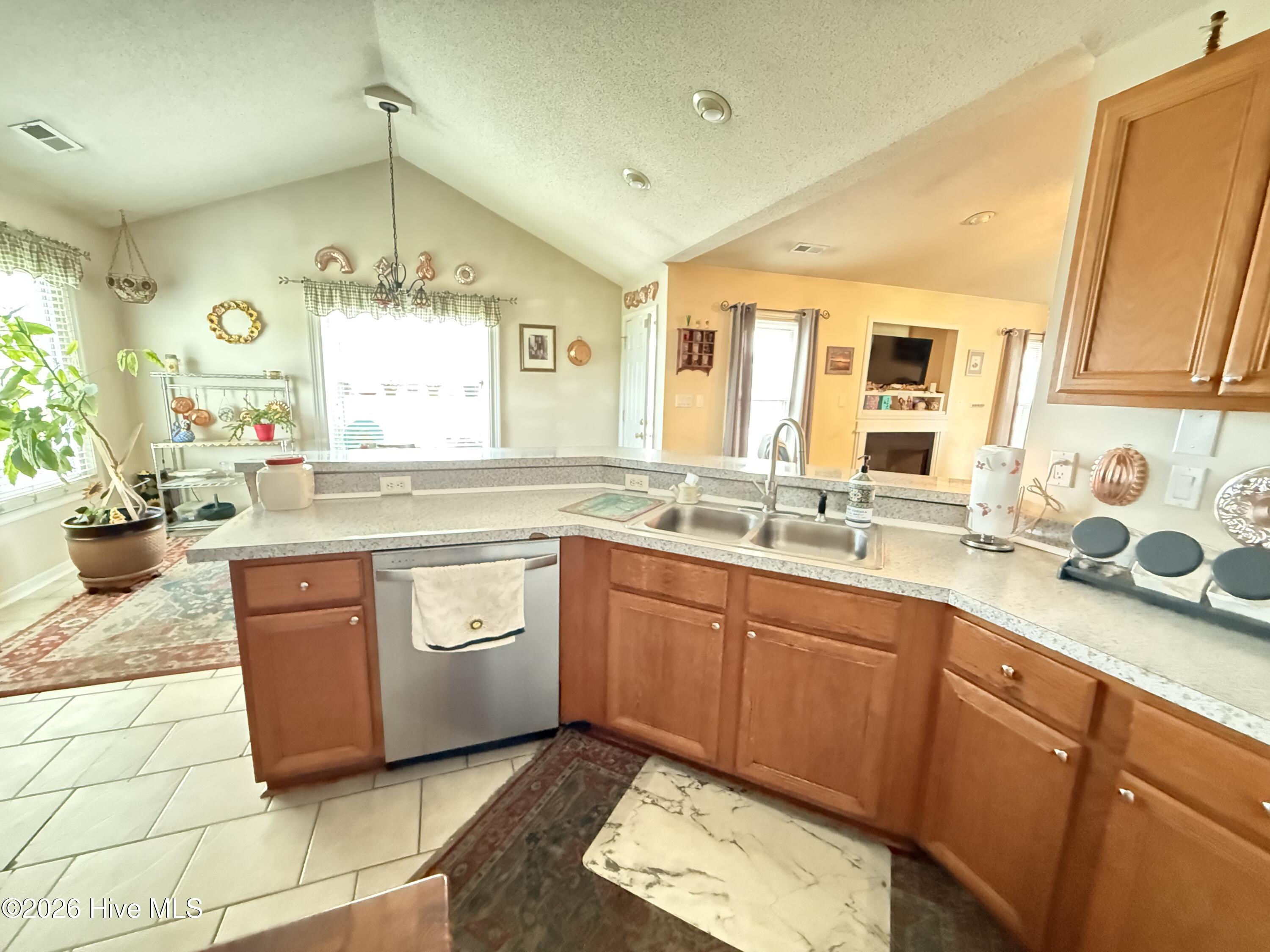 576 Ludford Road Property Photo 12