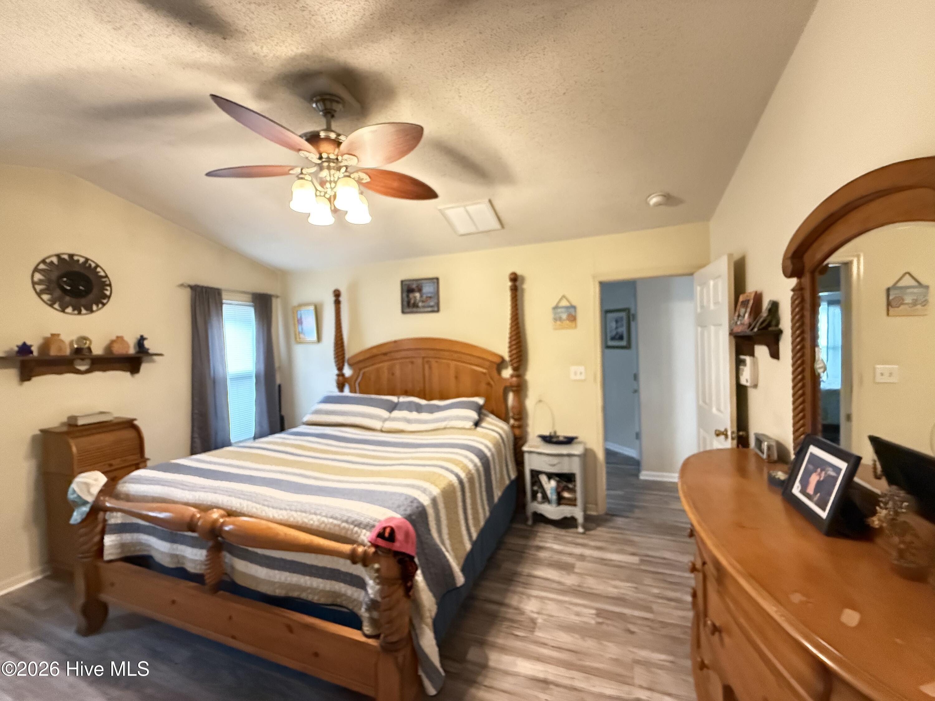 576 Ludford Road Property Photo 18