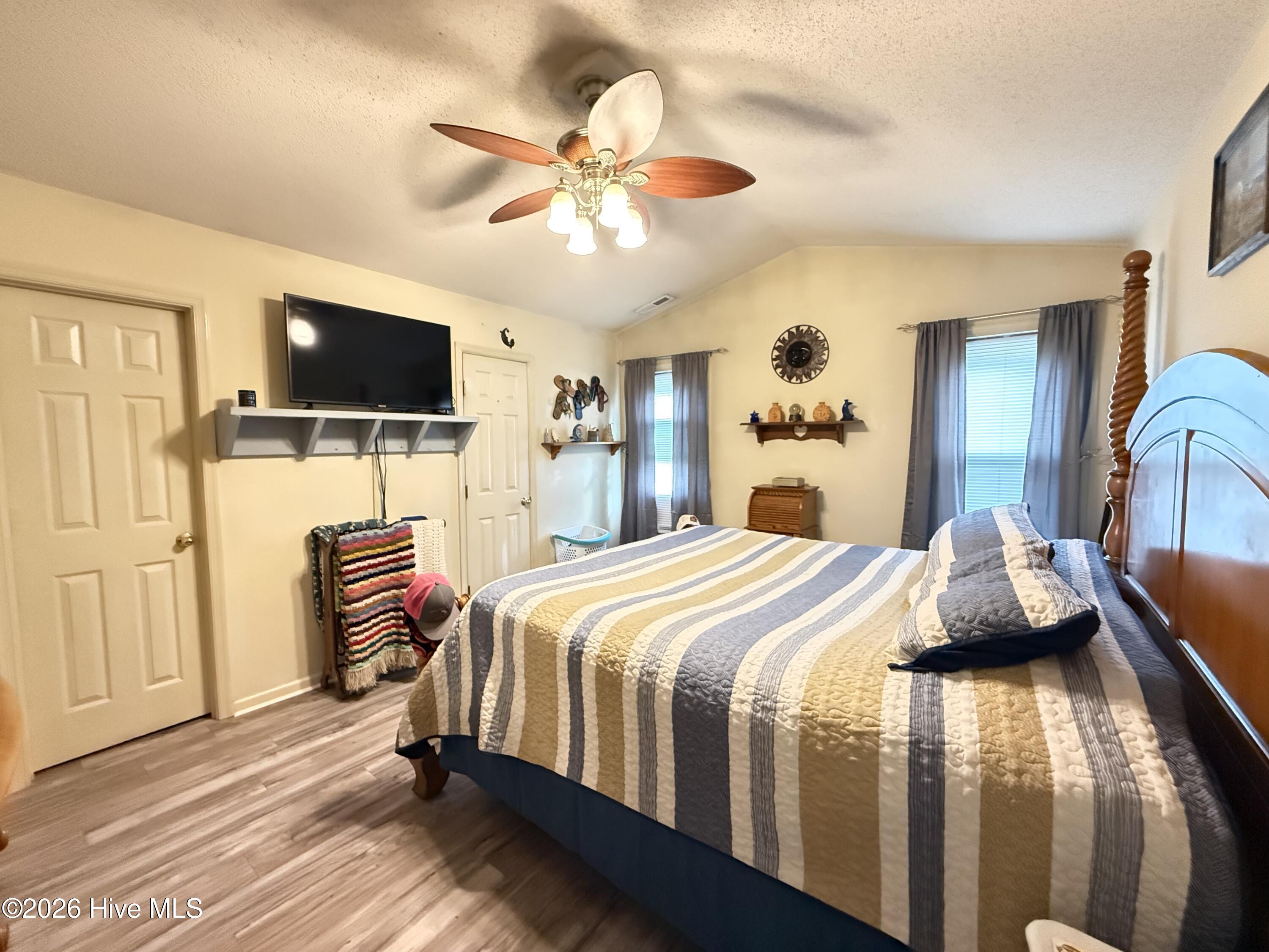 576 Ludford Road Property Photo 19