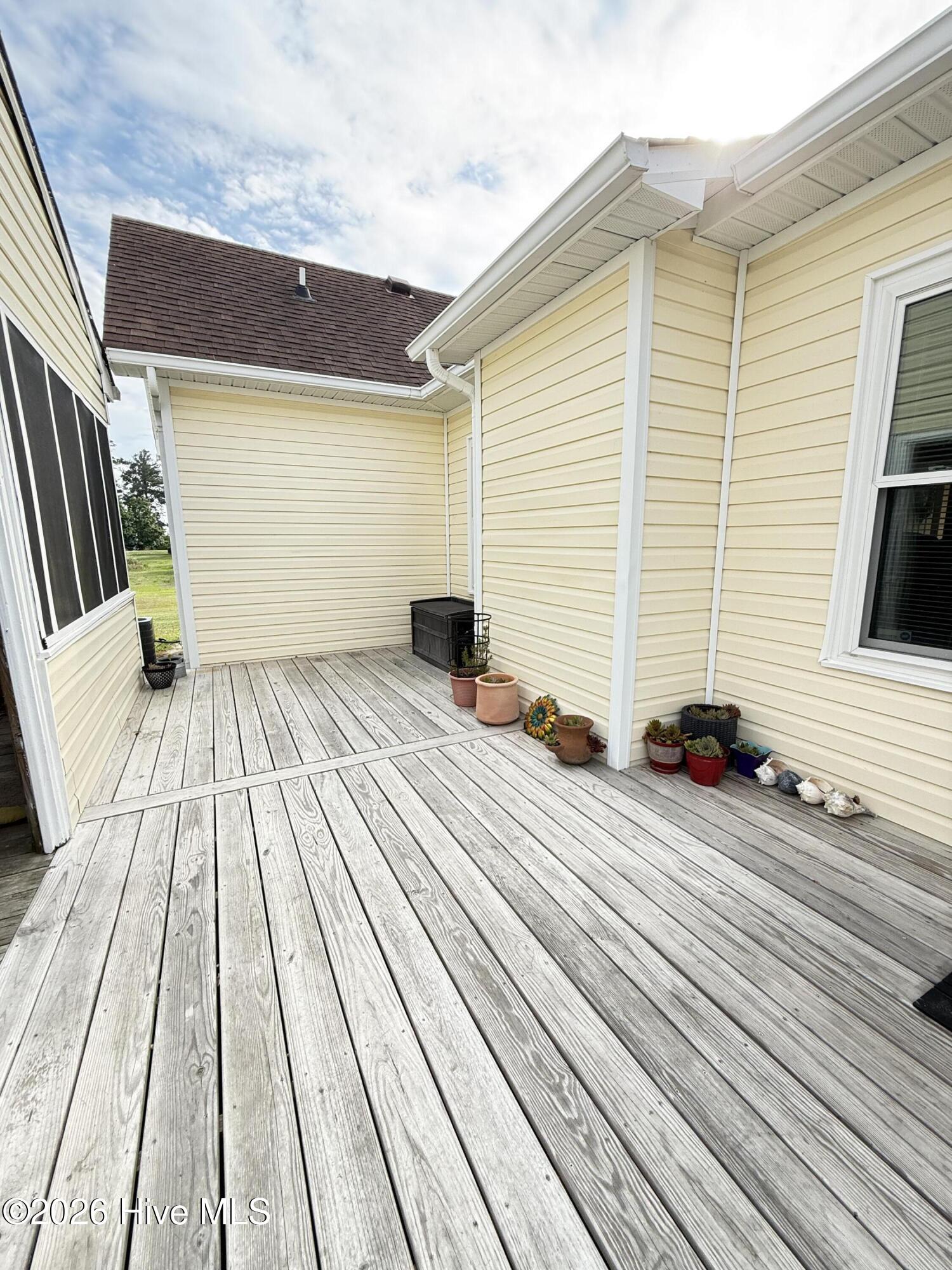 576 Ludford Road Property Photo 40