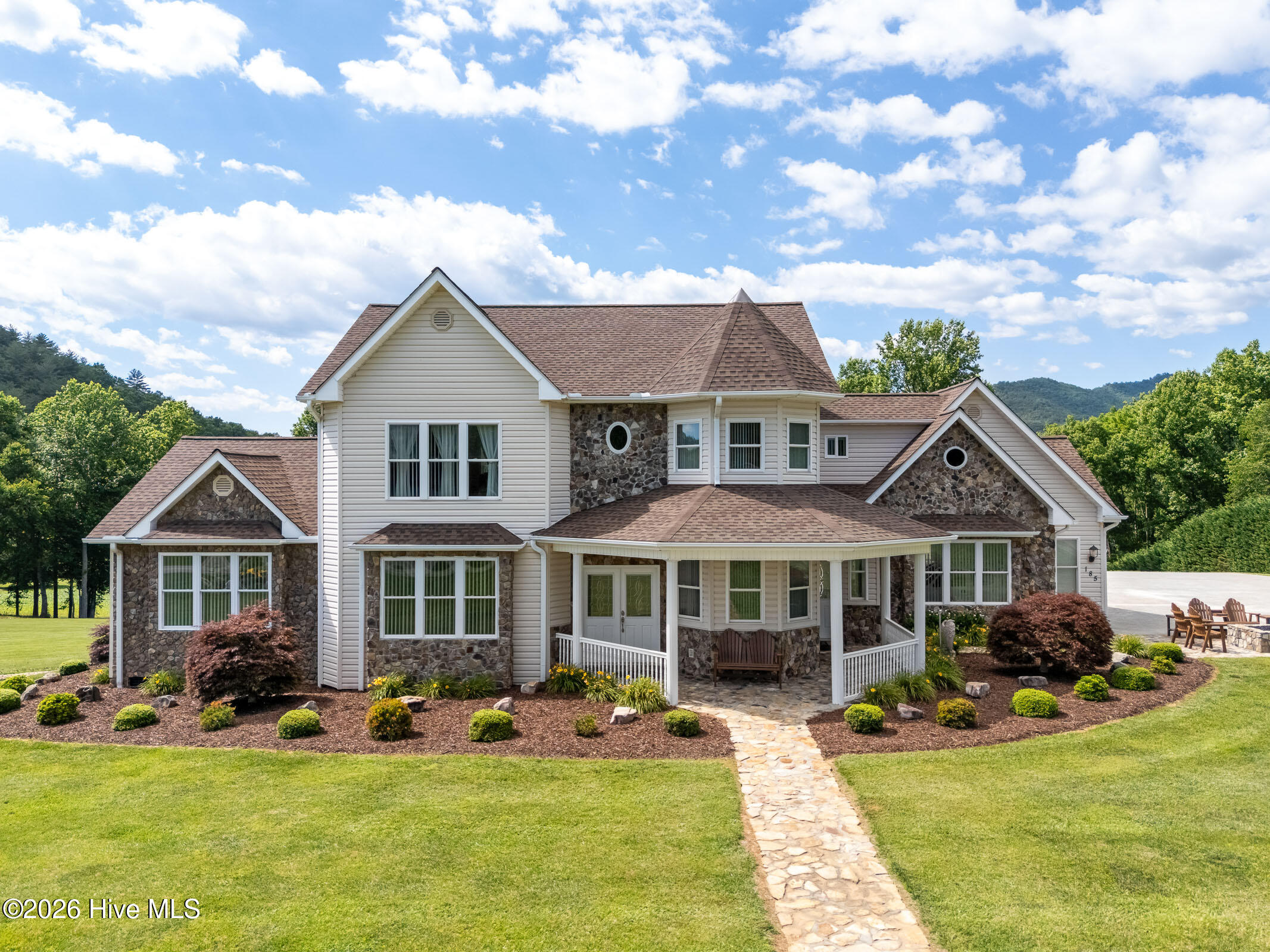 185 Lunsford Road Property Photo 2