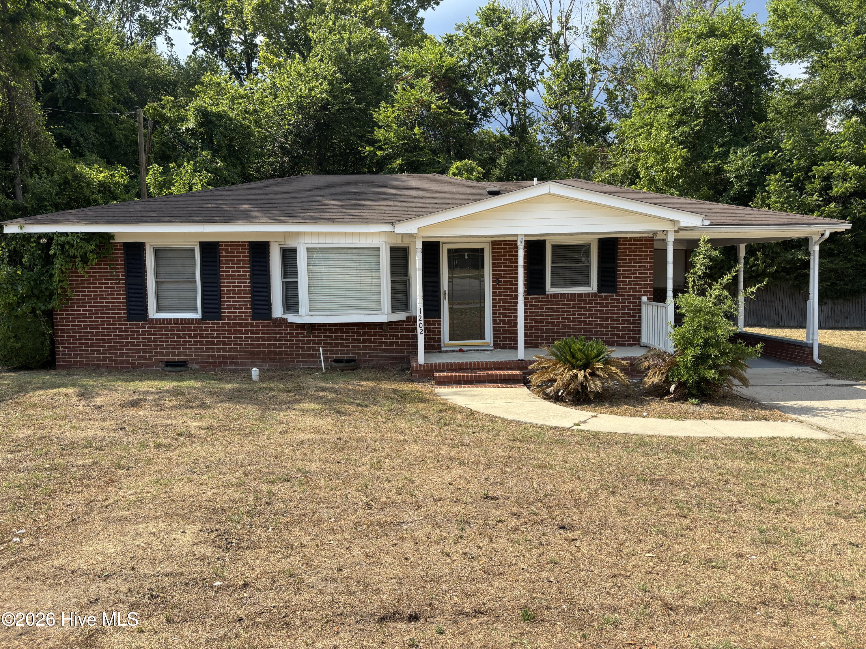 1202 W Howard Avenue Property Photo 1