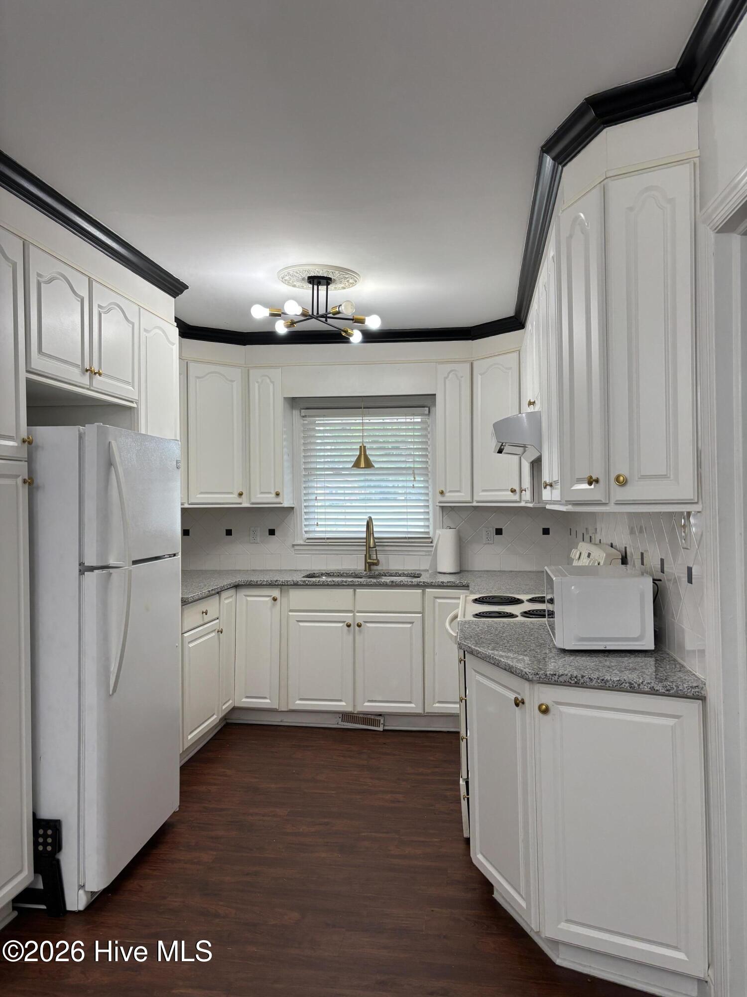1202 W Howard Avenue Property Photo 3