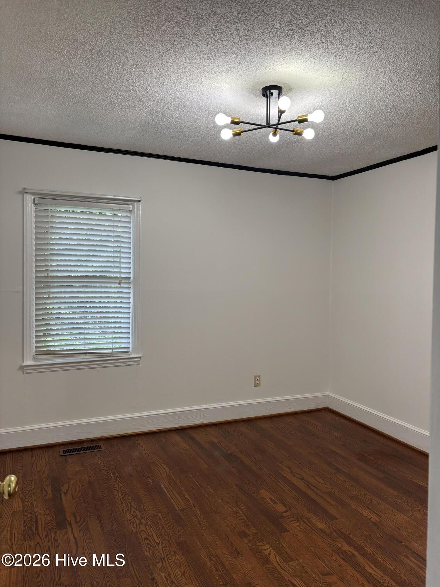 1202 W Howard Avenue Property Photo 8