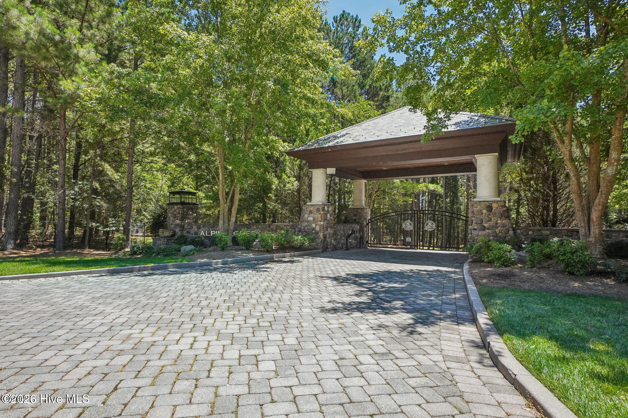 1421 Alpine Creek Drive Property Photo 2