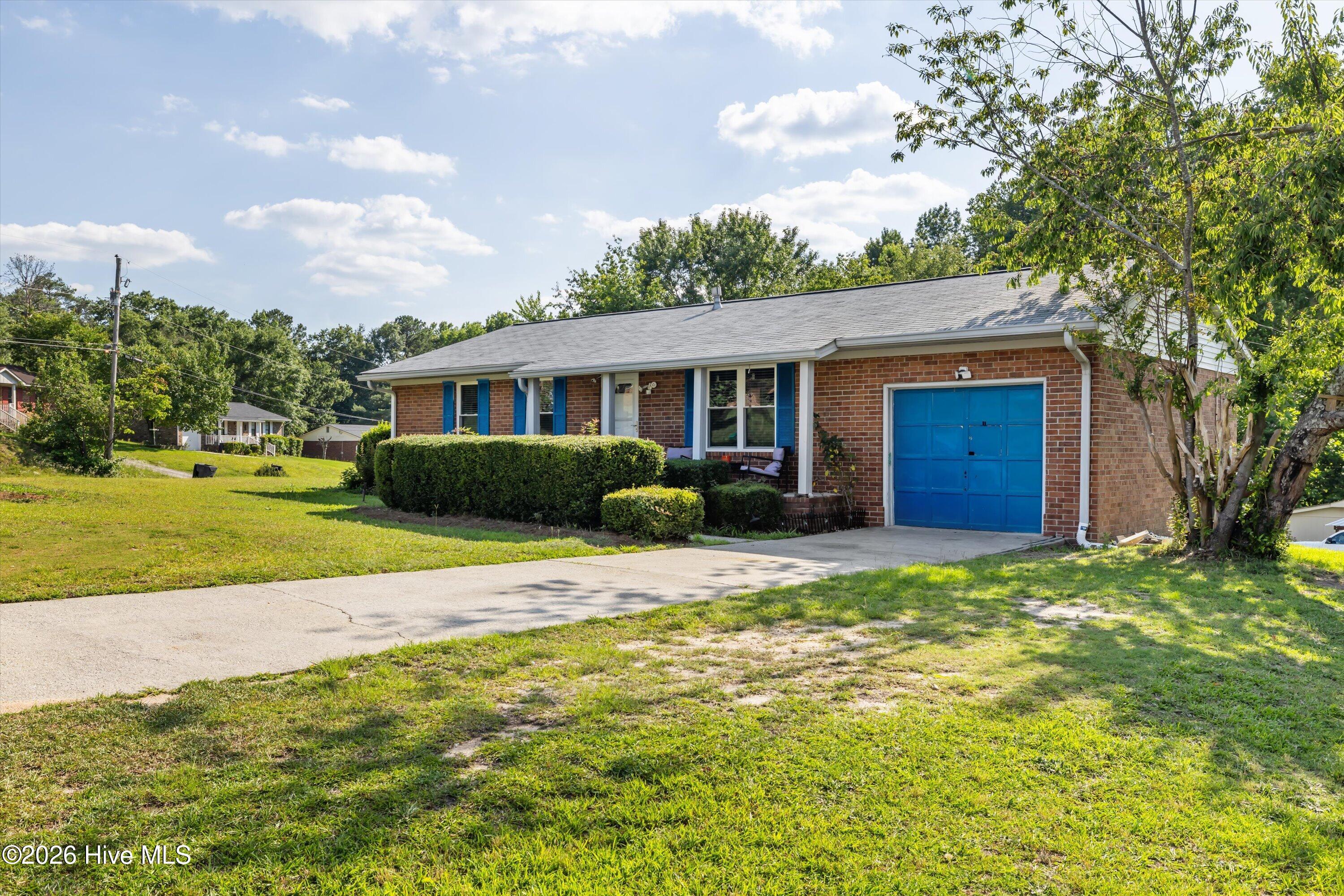 914 Sycamore Drive Property Photo 2