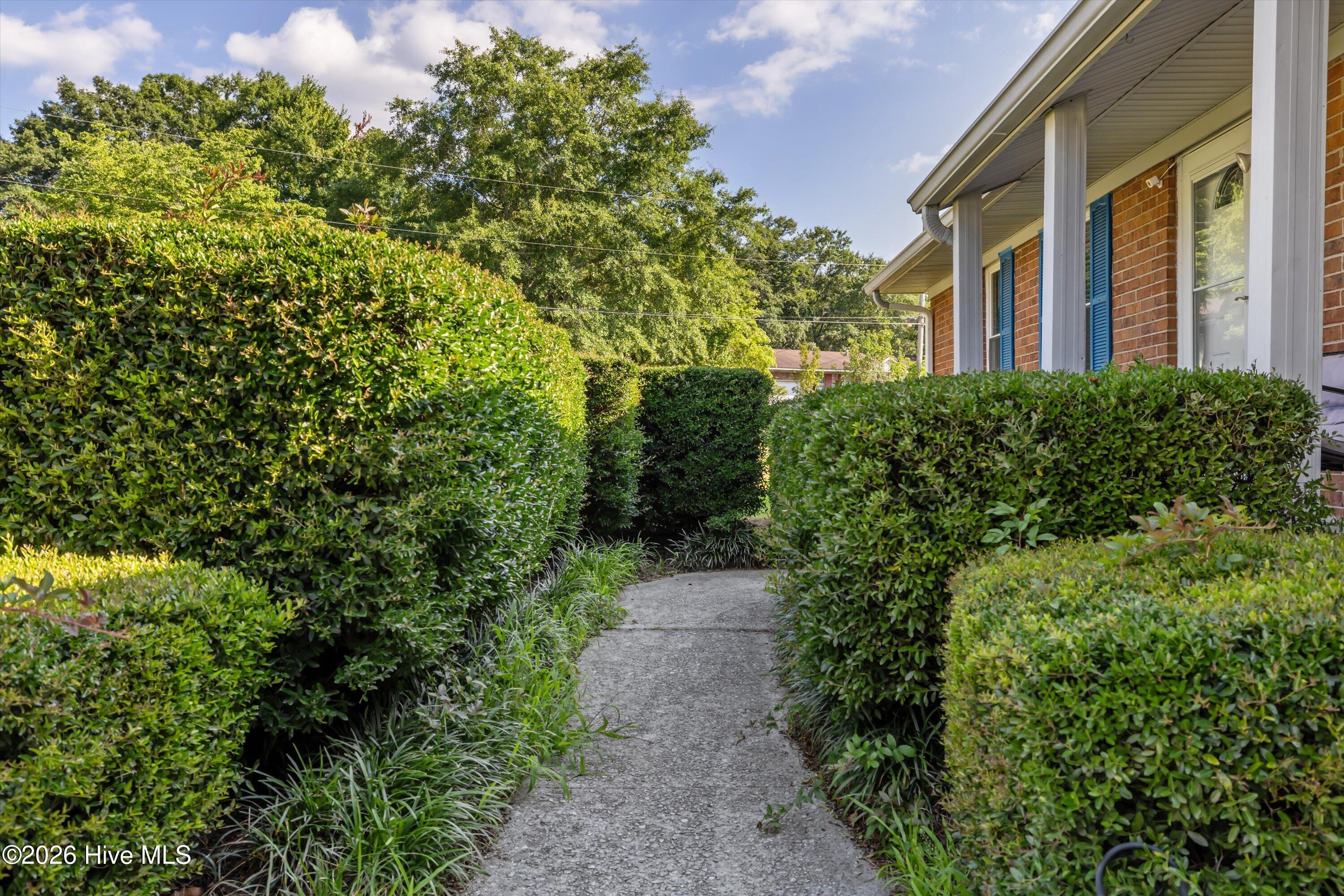 914 Sycamore Drive Property Photo 3