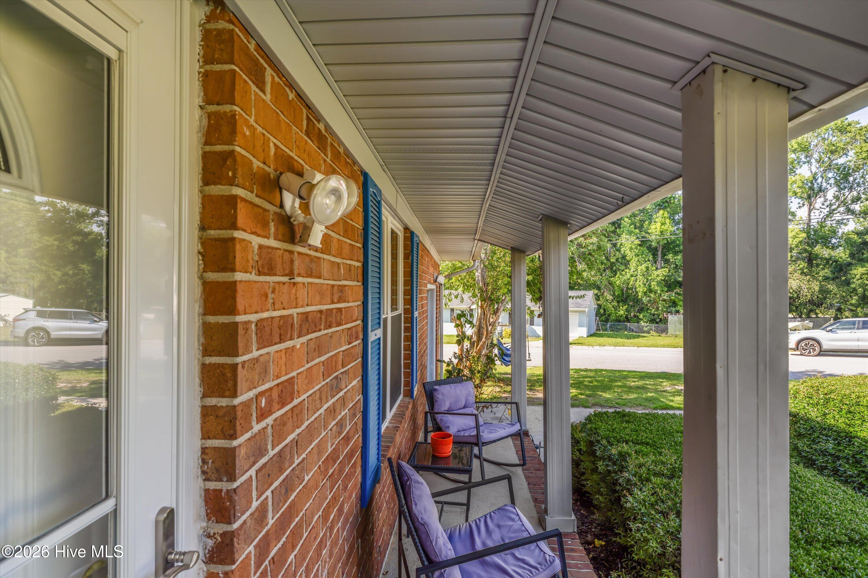914 Sycamore Drive Property Photo 4
