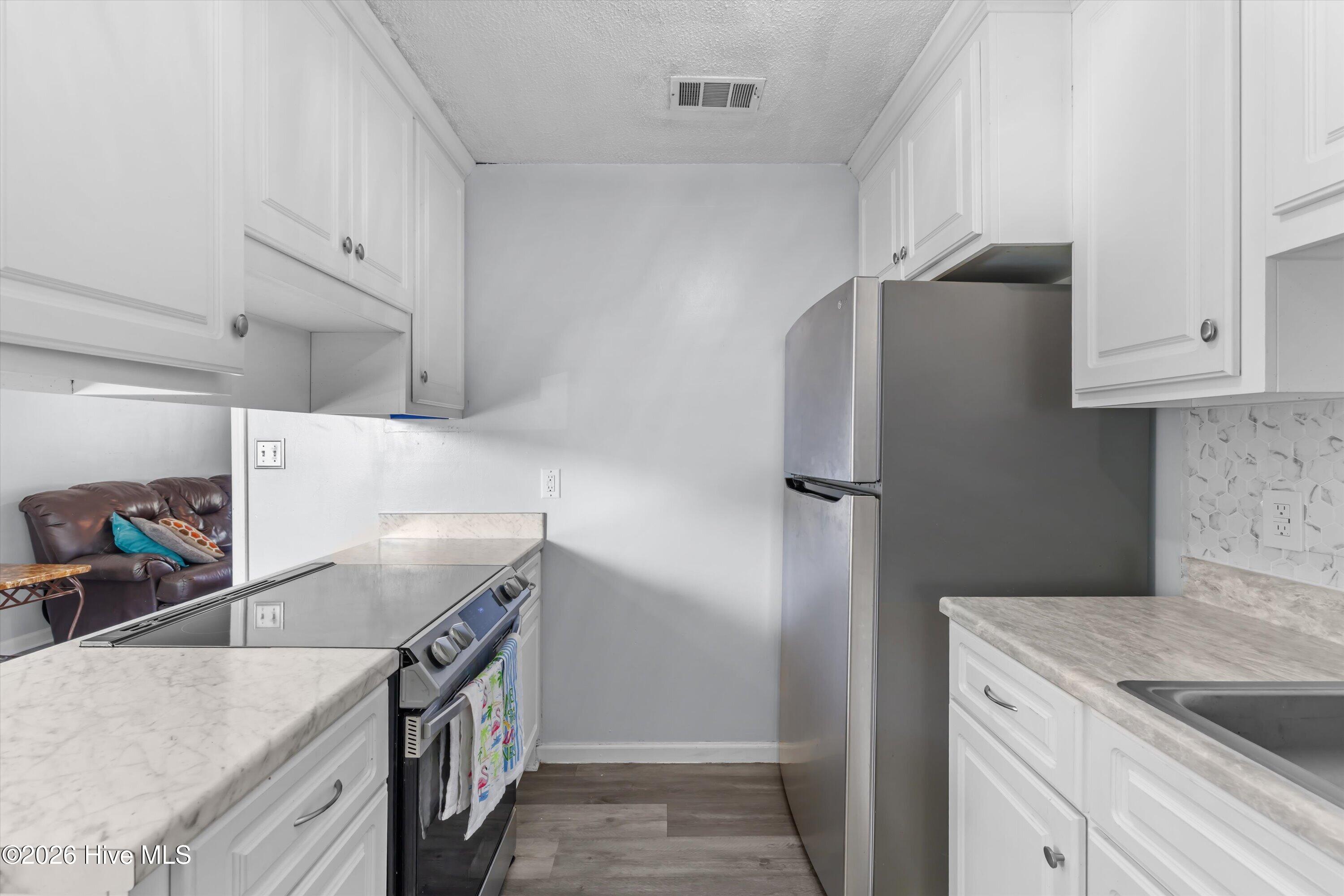 914 Sycamore Drive Property Photo 11