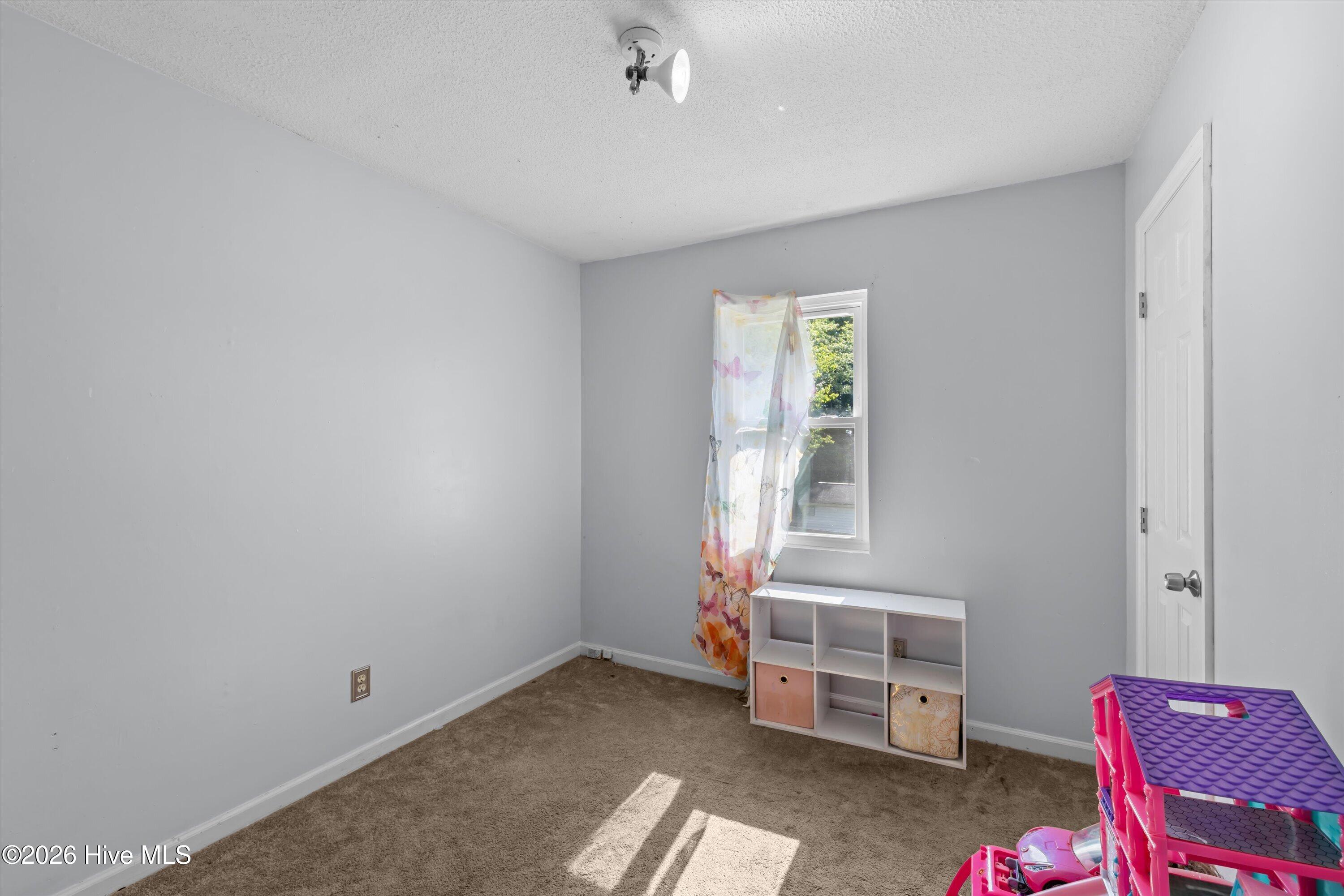 914 Sycamore Drive Property Photo 16