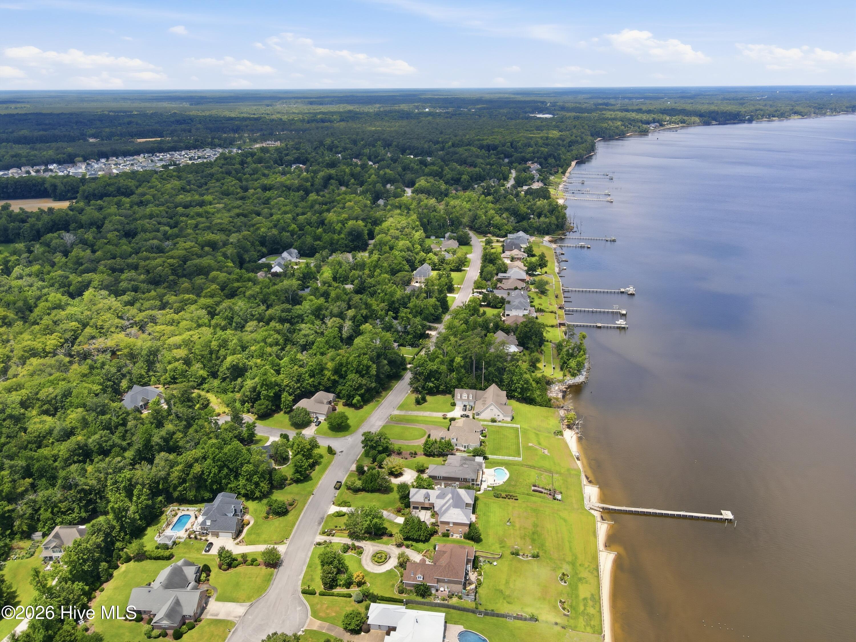 516 Neuse Harbour Boulevard Property Photo 9